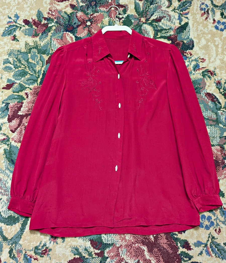 Vtg Women’s Red Silk Chiffon Embroidered Collar Long Sleeve Button-Down Blouse M