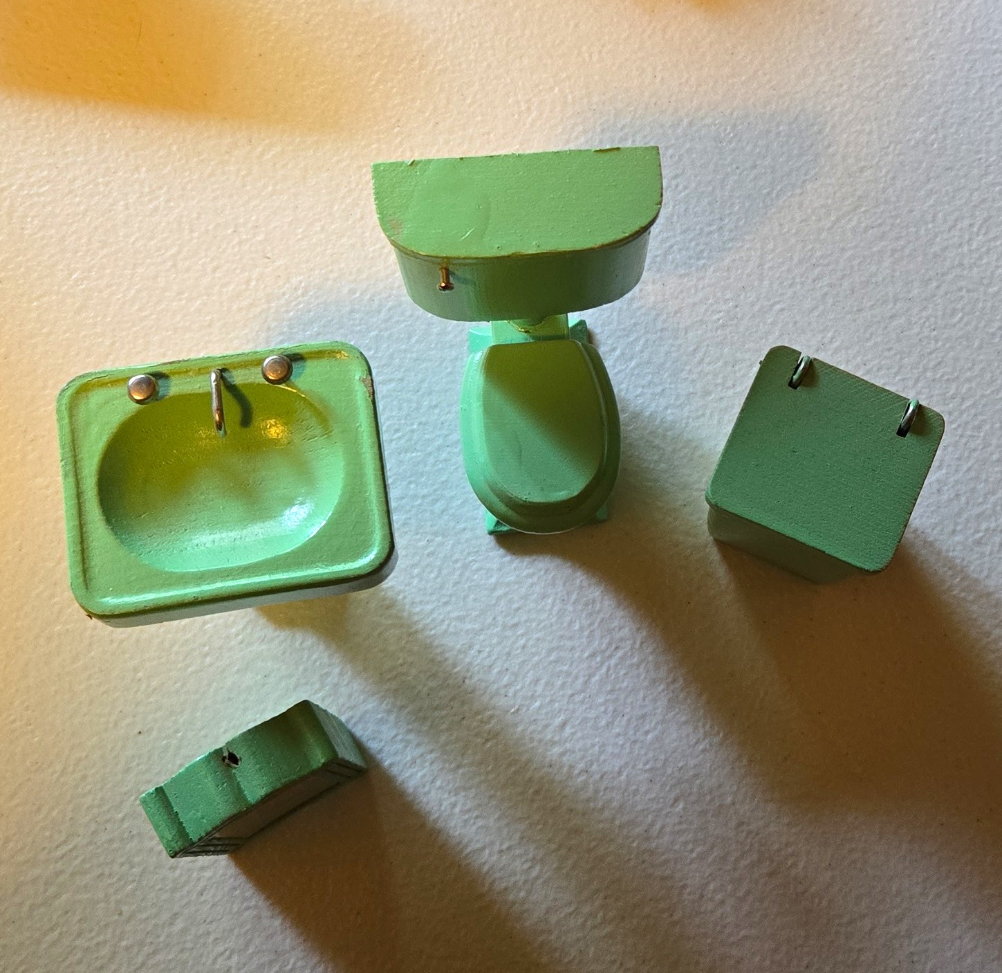1931 Vintage Strombecker Dollhouse Vintage 1:12 Green Painted Bathroom Set