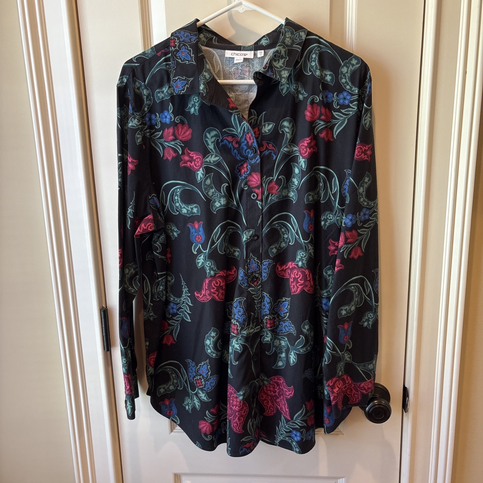 Chicos Button Up Black Pink Floral Shirt Size 3.5. (XL/18 US)Women NWT $105
