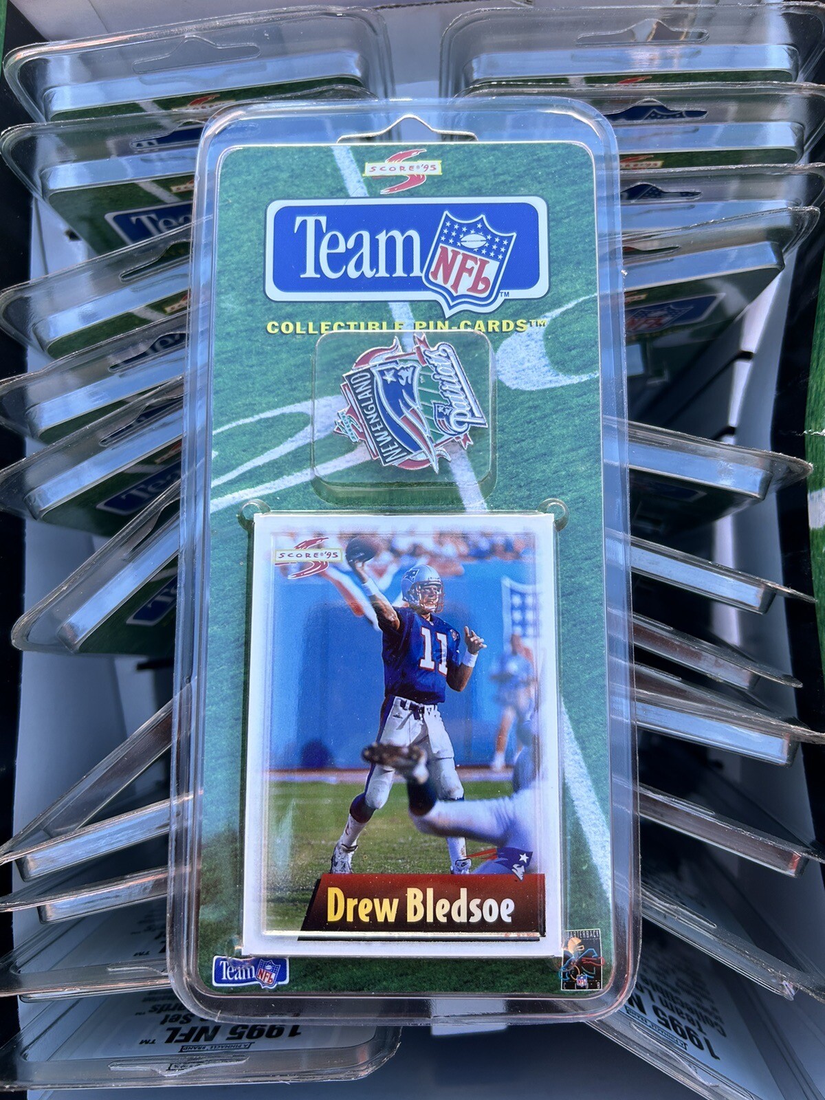 BRAND NEW 1995 Score Team NFL Pin Card New England Patriots DREW BLEDSOE VTG BRAND NEW 1995 Score Team NFL Pin Card New England Patriots DREW BLEDSOE VTG