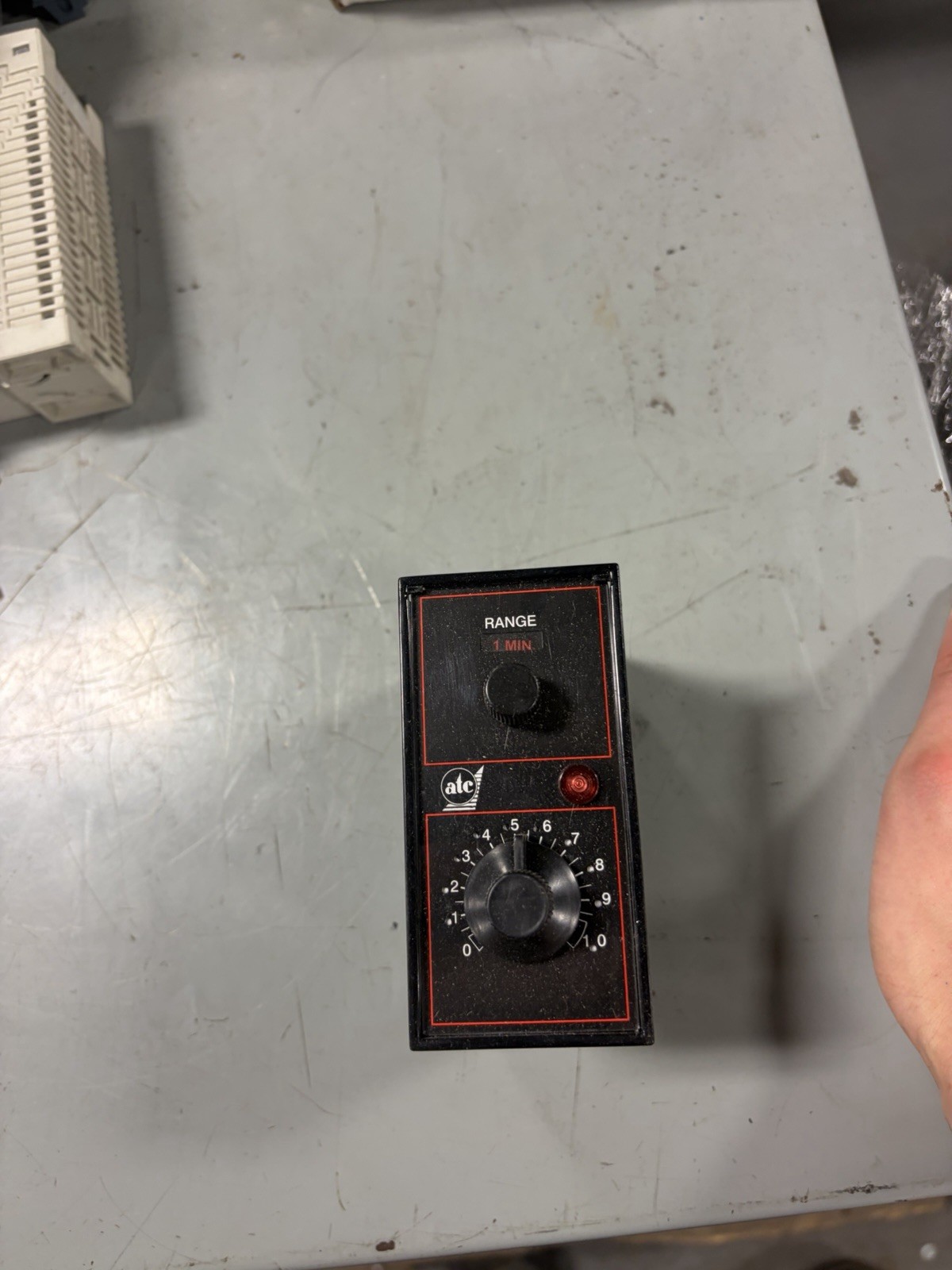 NEW NO BOX ATC 328E200F10XX TIME DELAY RELAY 24-240VAC