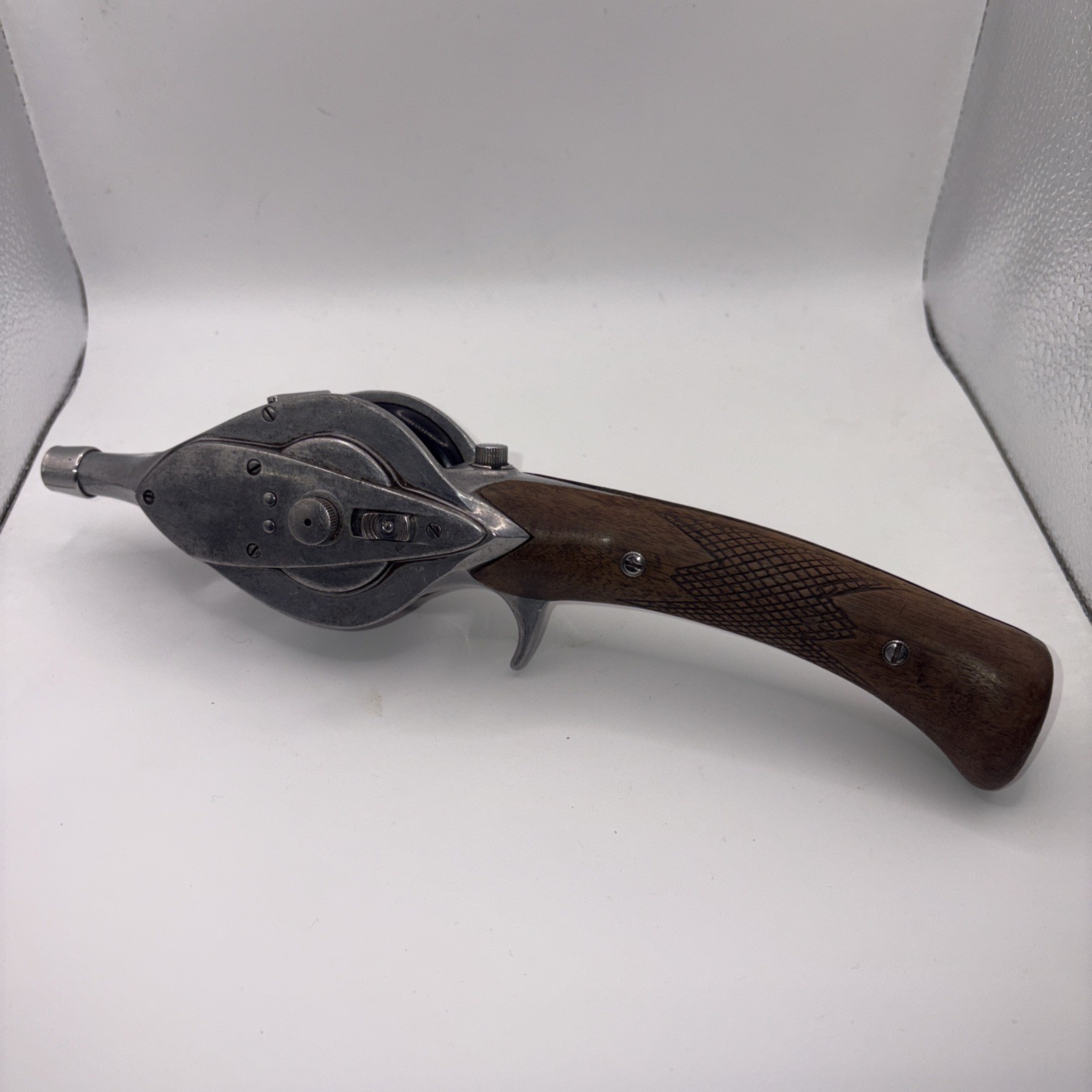 Vintage HURD SUPER CASTER Steel Rod Reel w/Walnut Handle Wood Pistol Grip Case