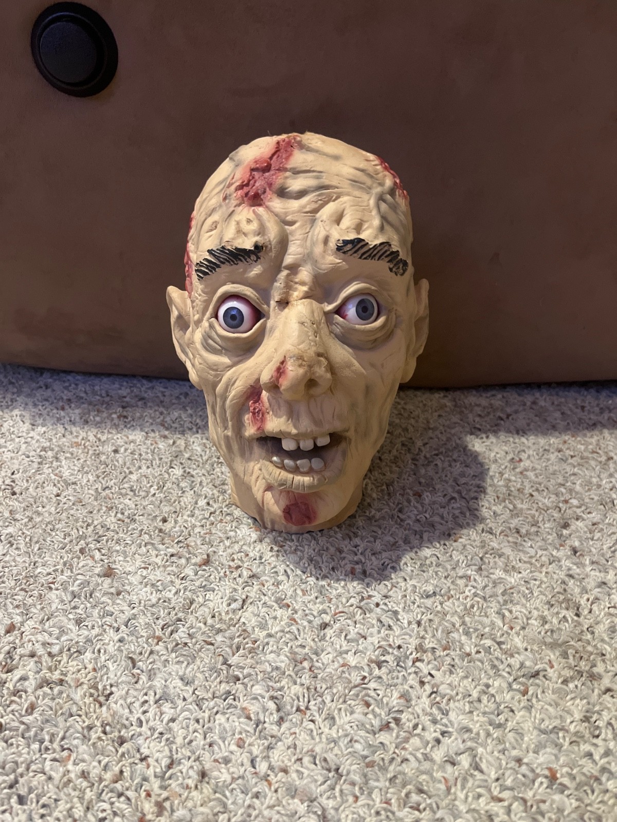 RARE SPIRIT HALLOWEEN HUMAN HEAD ANIMATRONIC READ RARE SPIRIT HALLOWEEN HUMAN HEAD ANIMATRONIC READ