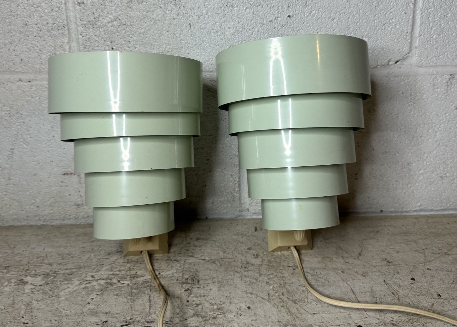 Vintage Pair MCM Wall Sconce Light Fixture Tiered Venetian Shades Turquoise Vintage Pair MCM Wall Sconce Light Fixture Tiered Venetian Shades Turquoise
