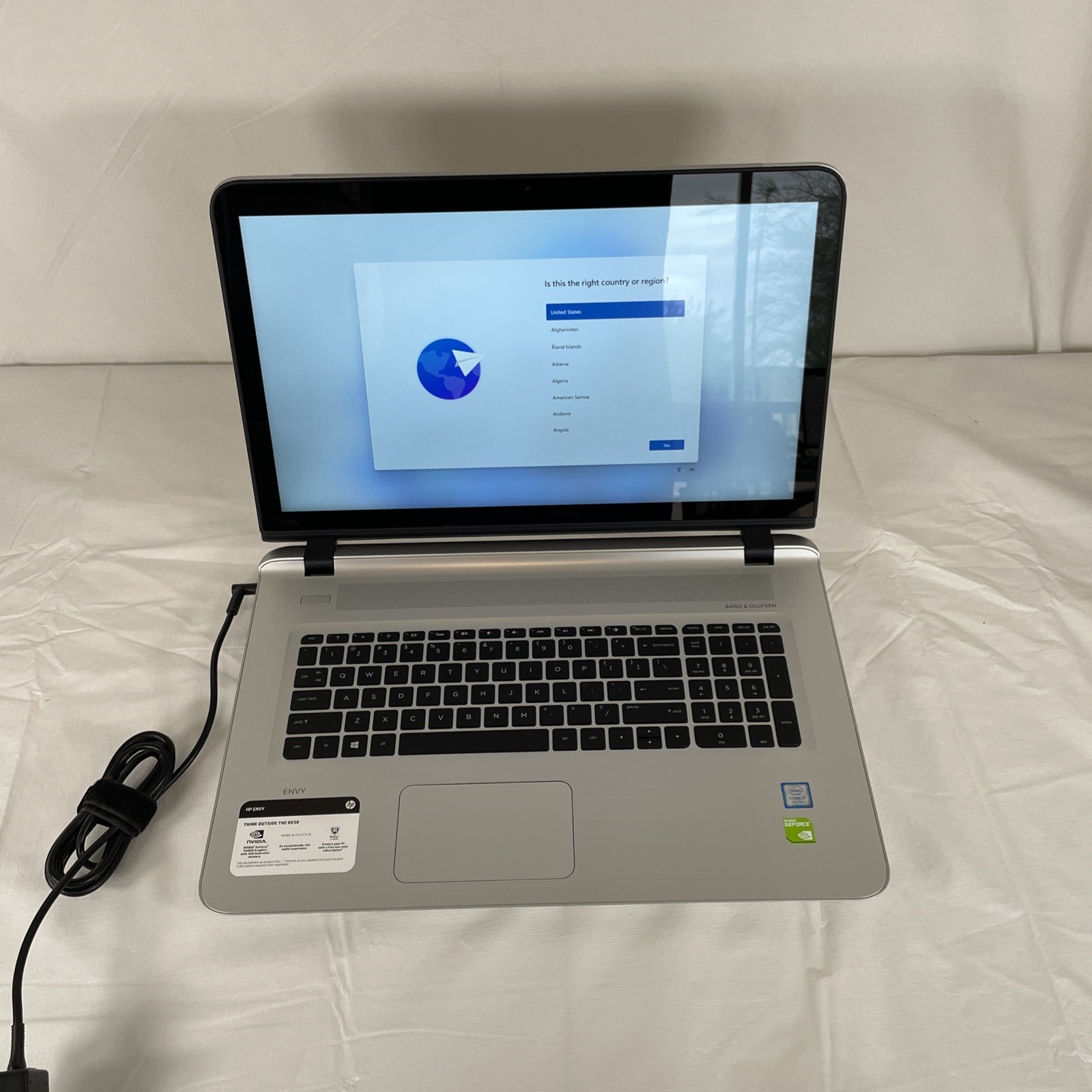 HP ENVY 17 Laptop i7-7500U 16GB RAM 1 TB TOUCH NVIDIA 940MX Win11 Home Bad Batt