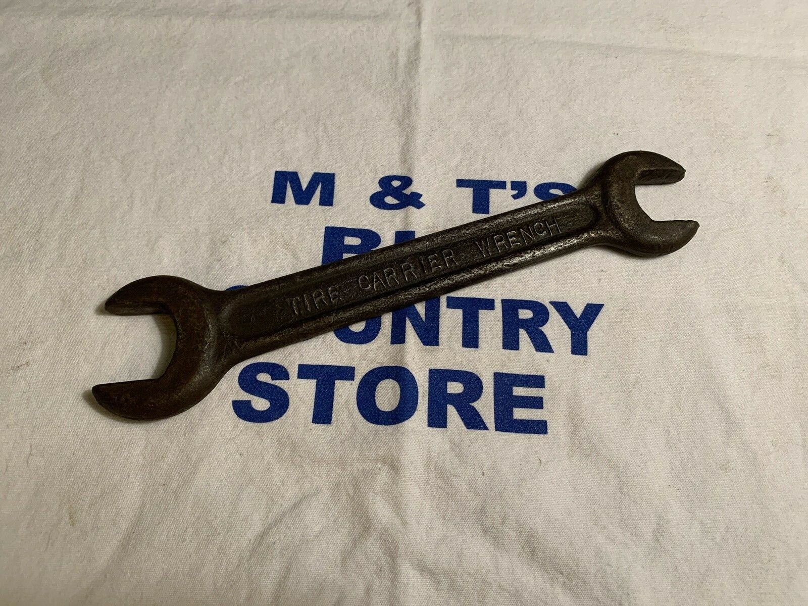 1940\'s-50\'s Studebaker Truck Spare Tire Service Carrier Wrench 678225