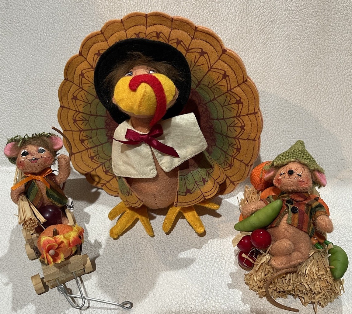 Annalee Lot of 3 Thanksgiving Dolls incl. 7\