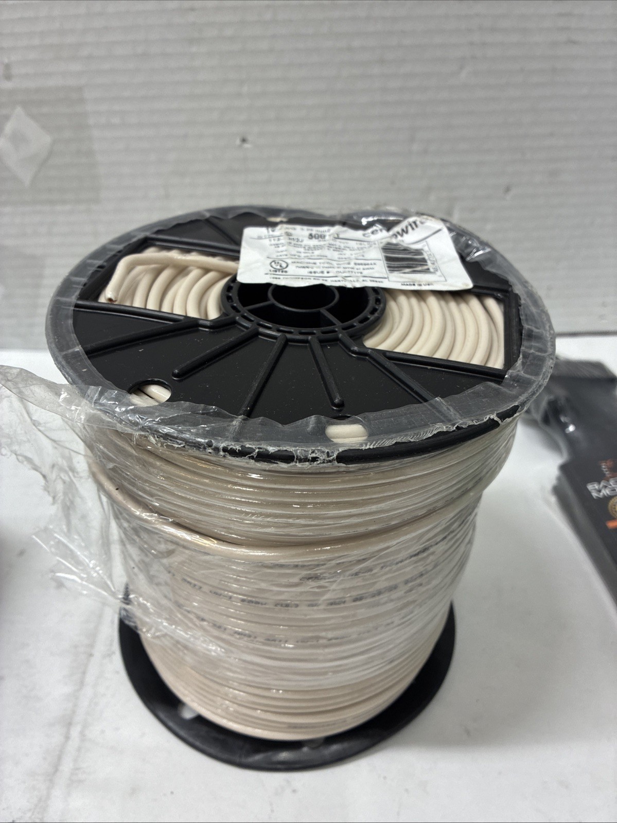 Cerro Wire 10 AWG White 600V Insulated Wire 500 Ft Cerro Wire 10 AWG White 600V Insulated Wire 500 Ft