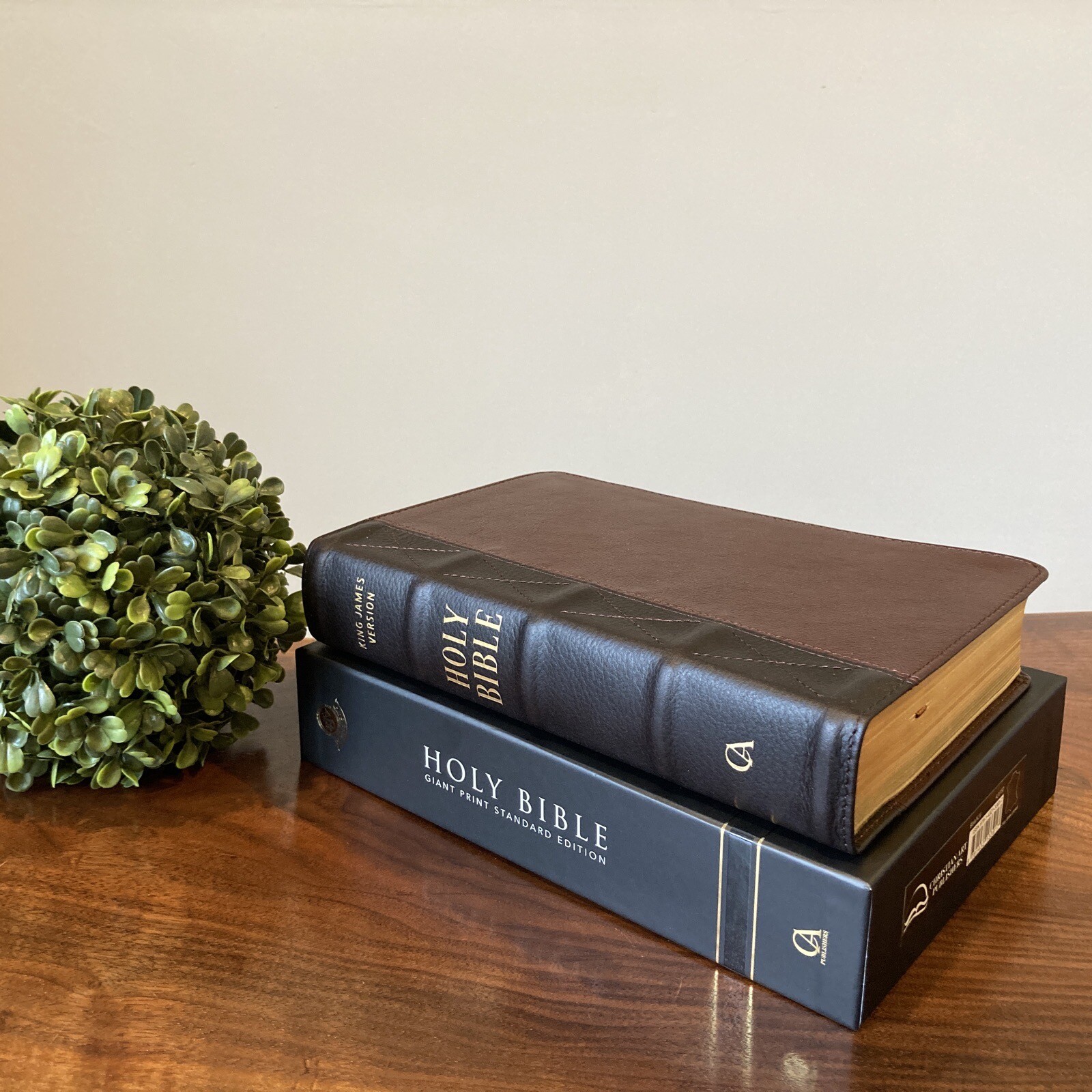 KJV Giant print Bible | Cowhide Genuine Leather | Thumb-Indexed | Red Letter KJV Giant print Bible | Cowhide Genuine Leather | Thumb-Indexed | Red Letter