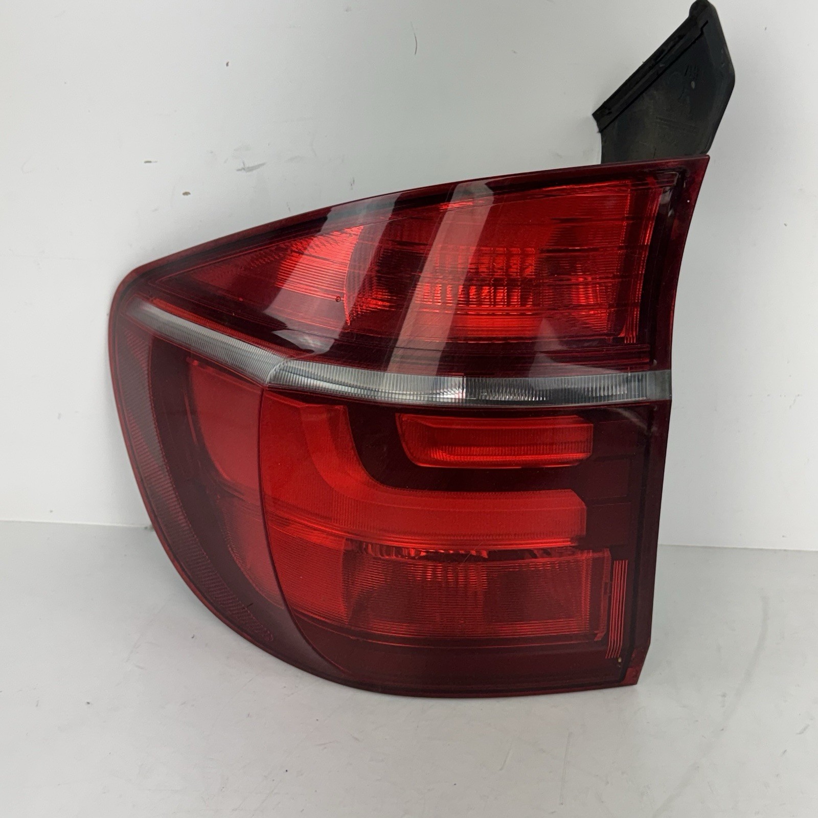 2007-2013 BMW E70 X5 Left Driver Side Outer Quarter Tail Light Lamp 7227791 OEM