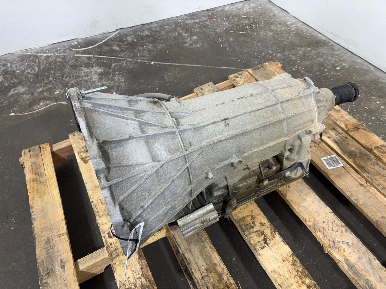 15-17 GMC YUKON XL 6.2L Automatic Transmission Assembly OEM 15-17 GMC YUKON XL 6.2L Automatic Transmission Assembly OEM