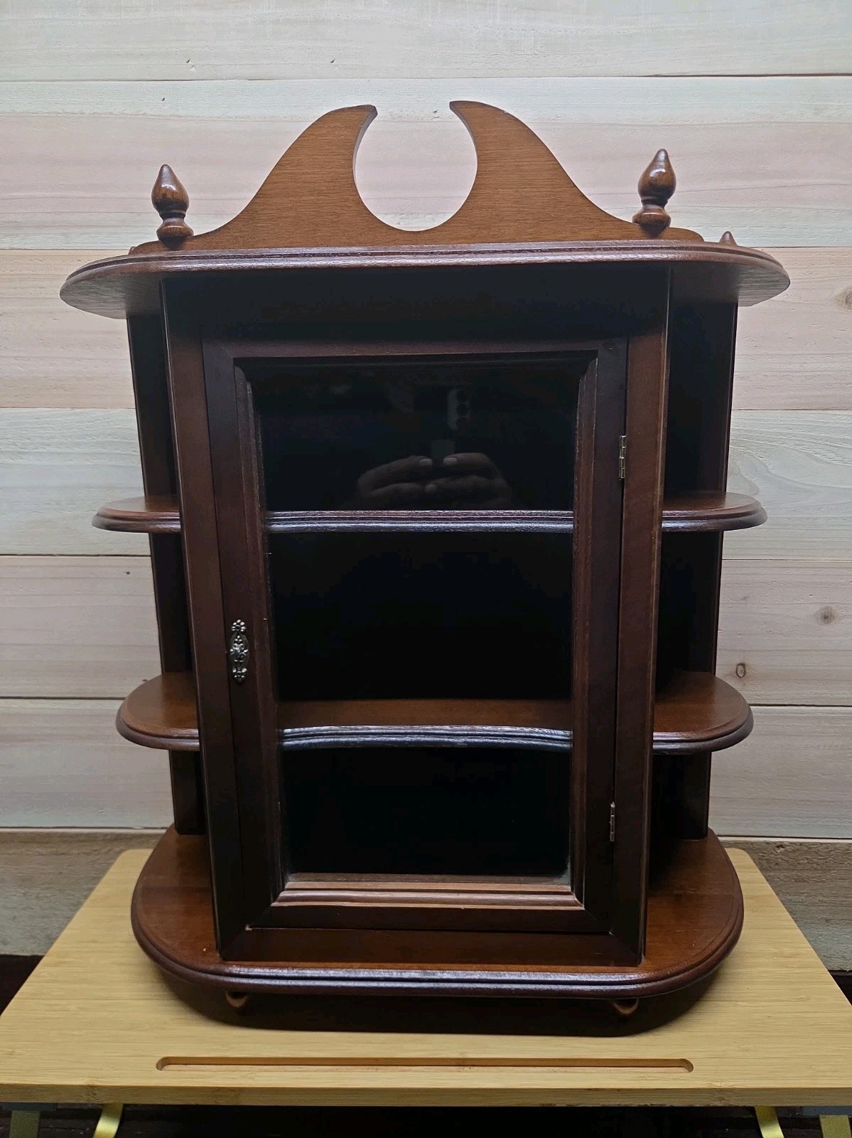 VINTAGE WOOD CURIO CABINET WALL MOUNT OR STAND ALONE 23 1/4\