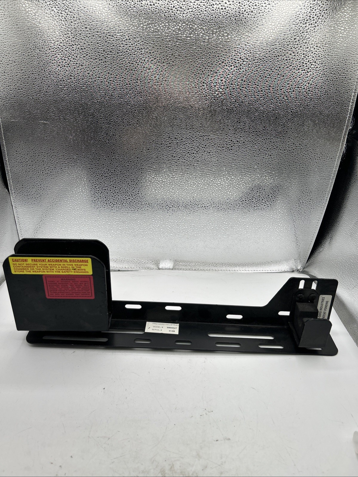 Pro-Gard G5000 UT Vertical Gun Mount for Partition Screen or Trunk Mount