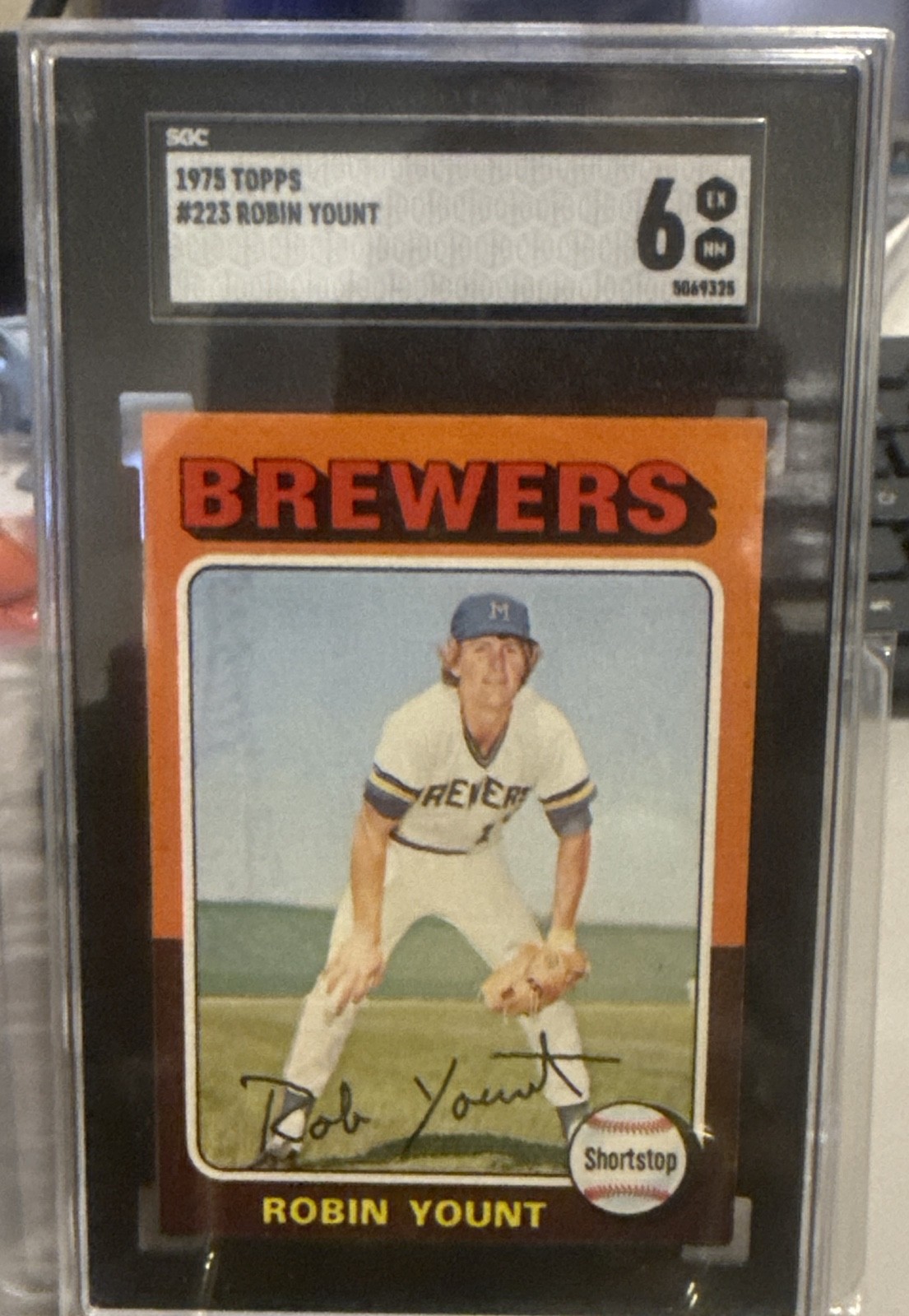 1975 Topps - Robin Yount #223 (RC) SGC-6 1975 Topps - Robin Yount #223 (RC) SGC-6