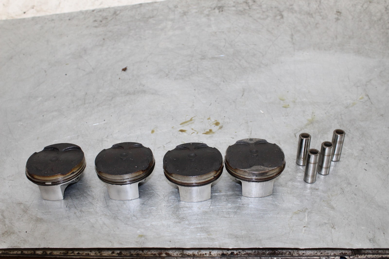 06-25 SUZUKI GSXR 600 GSXR600 OEM PISTON PISTONS SET OF 4