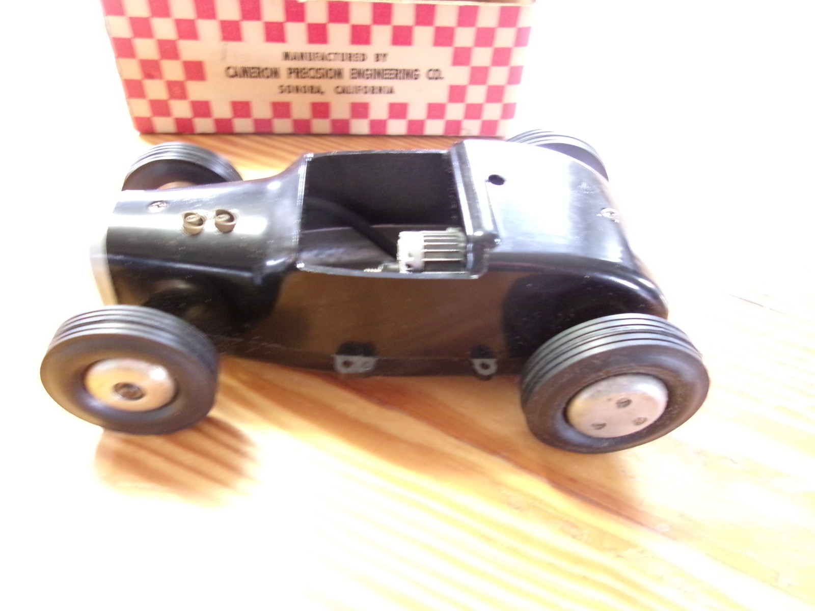 NEW CAMERON GAS POWERED RODZY TETHER CAR W/BOX    9/3