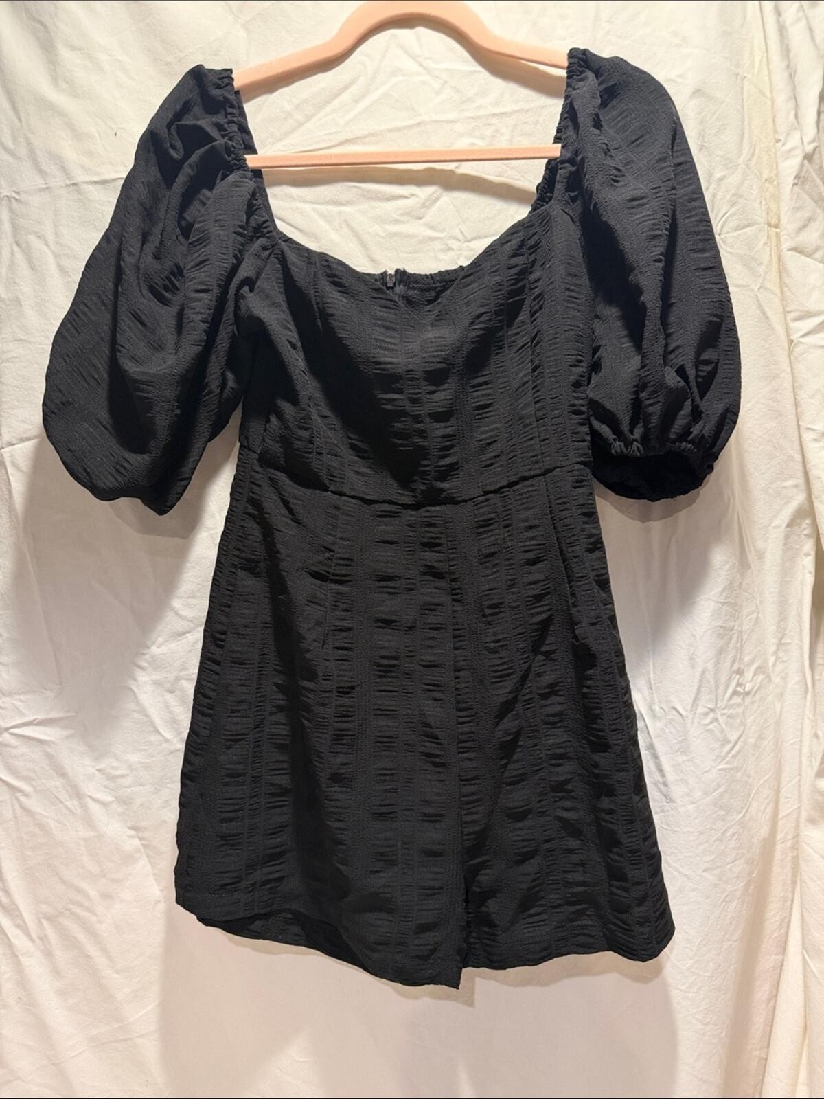 SHEIN Black Puff-Sleeve Romper