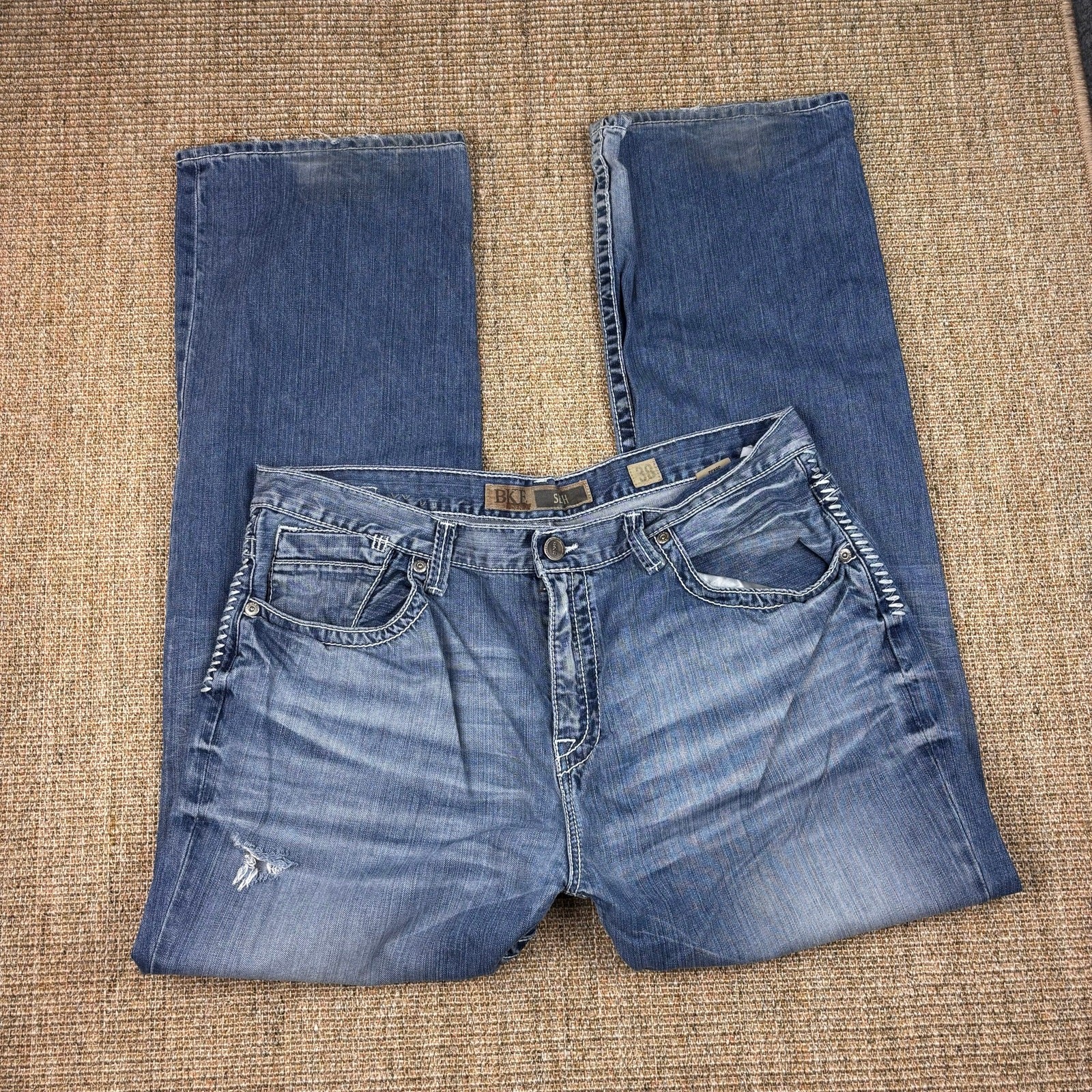 BKE Seth Jeans Mens 38x32 Blue Medium Wash Straight Leg Thick Stitch Buckle BKE Seth Jeans Mens 38x32 Blue Medium Wash Straight Leg Thick Stitch Buckle