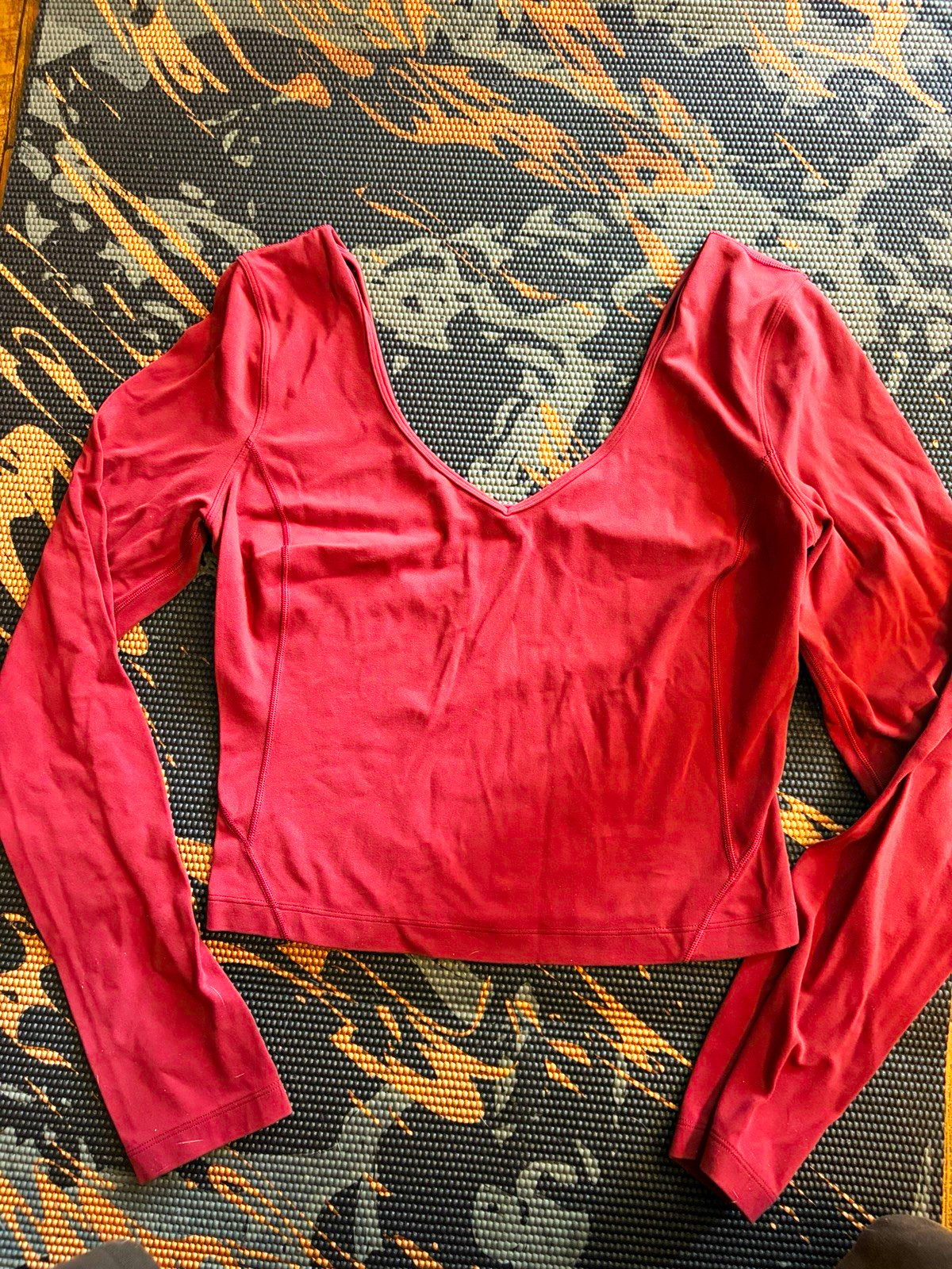 lululemon athletica Women’s S Red V-Neck Long Sleeve Cropped Slim Yoga Top