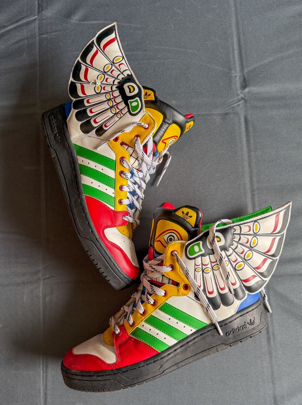 US 11  - Adidas Jeremy Scott JS Eagle Wings Totem Multicolor Q23171 No Box
