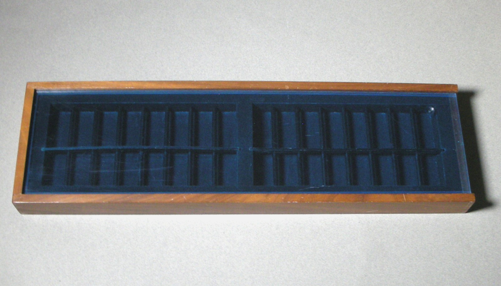 Vintage Austin Cox Chess Set PARTS ONLY - Display Case and Blue Acyrlic Panel