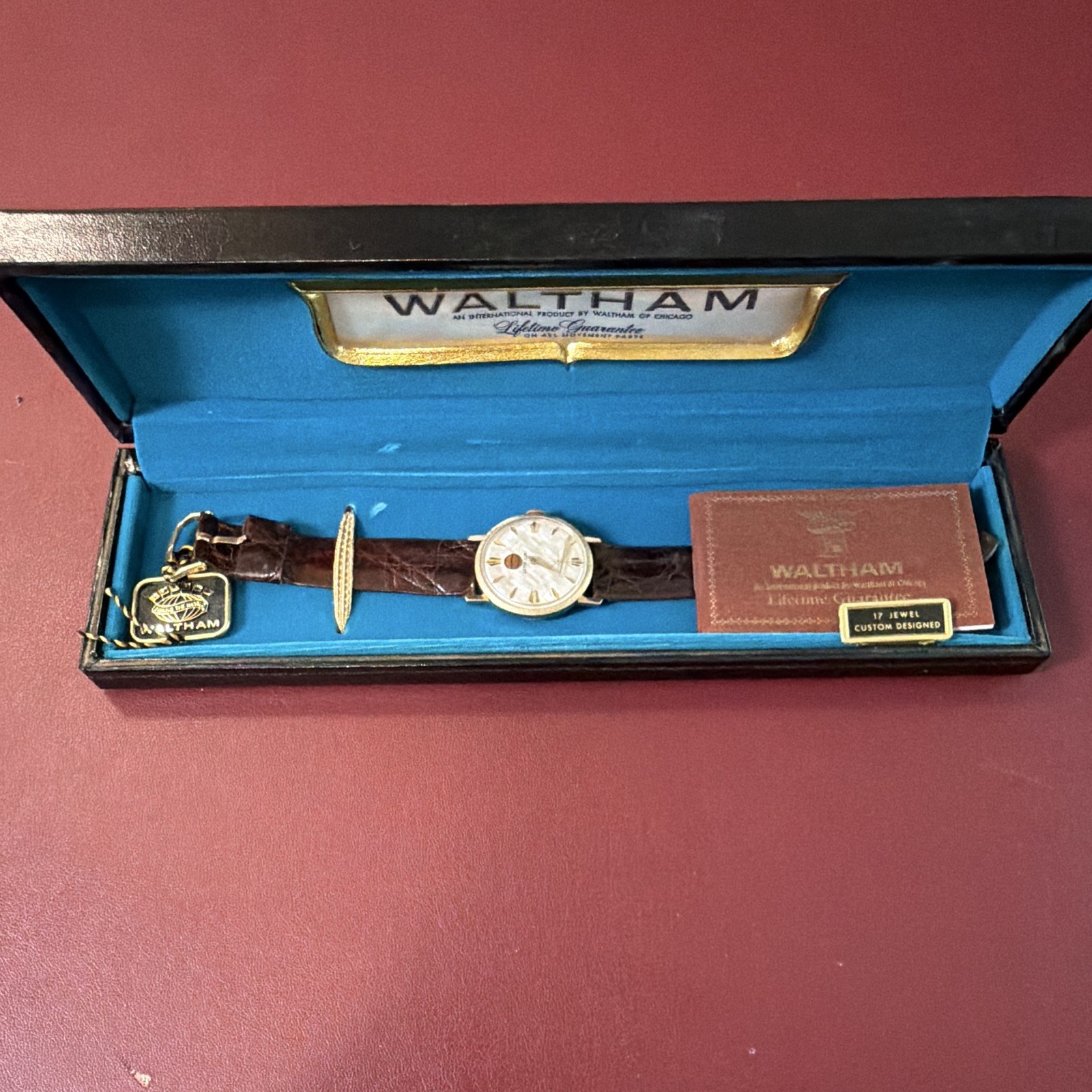 VTG 1967 Waltham Custom Designed 17J Gator Bowl Basketball Watch BOX PAPERS