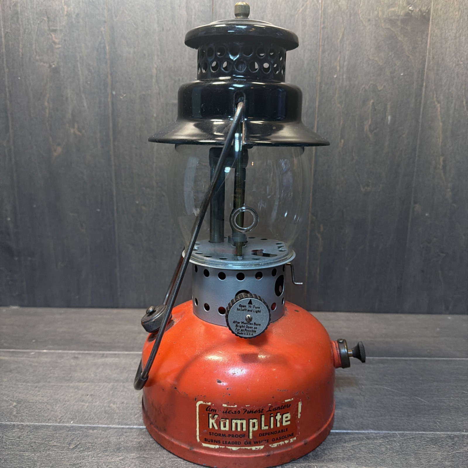 KAMPLITE LANTERN Vintage Red Untested