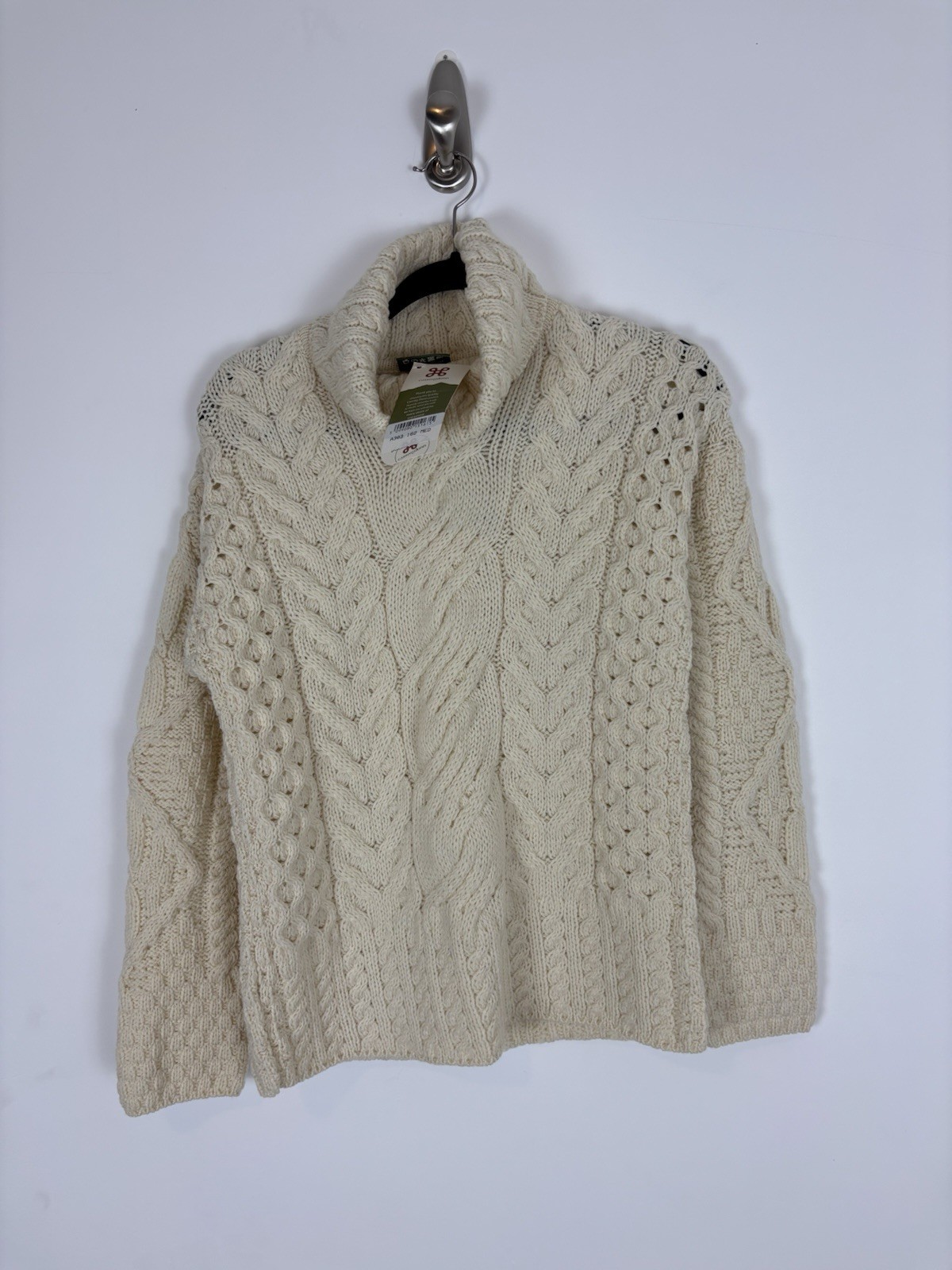 Nwt Carraig Donn Cable Knit Wool Sweater Size Medium Cream Turtleneck Chunky Nwt Carraig Donn Cable Knit Wool Sweater Size Medium Cream Turtleneck Chunky