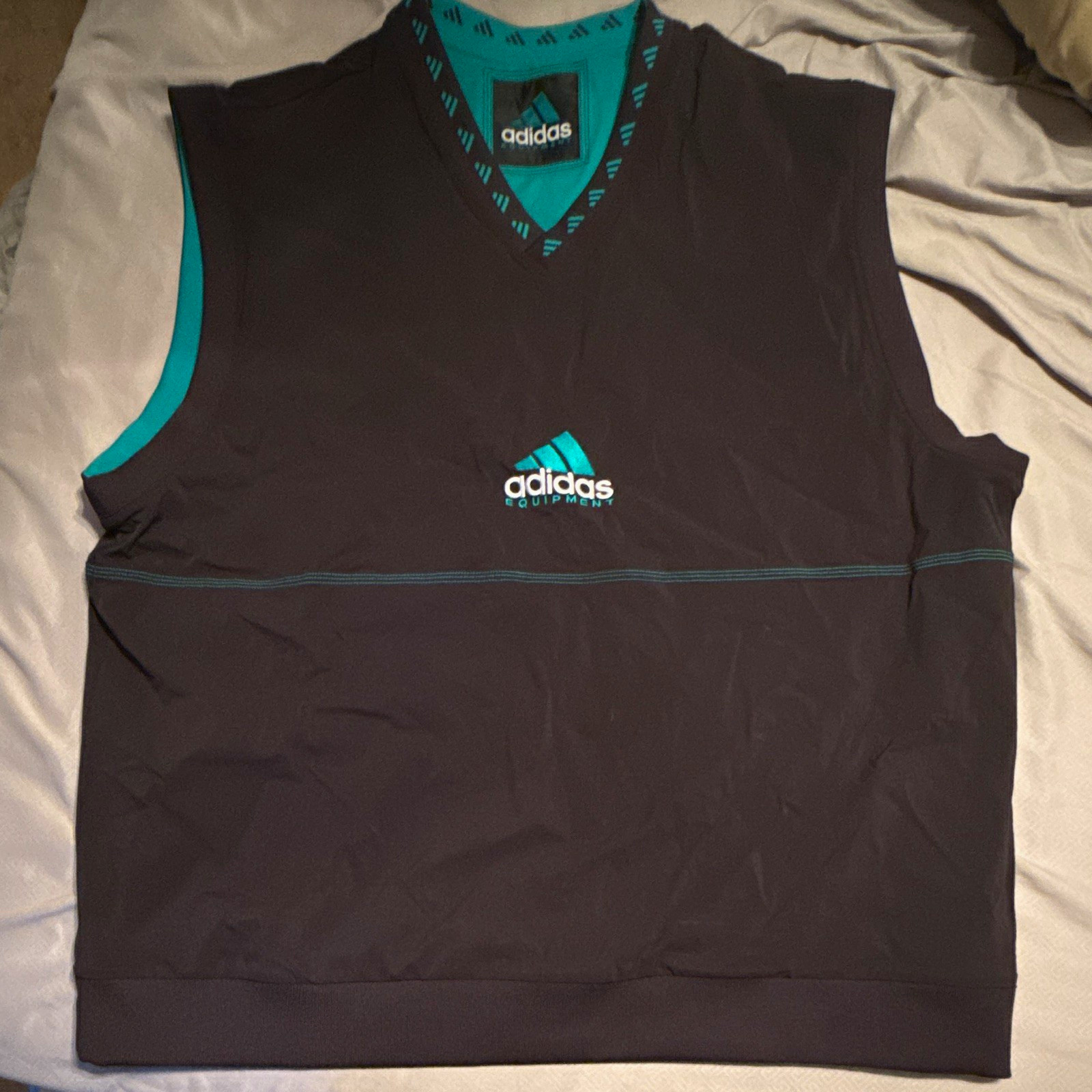 adidas EQT Men\'s XL Black/Green V-Neck Pullover Golf Vest Lightweight