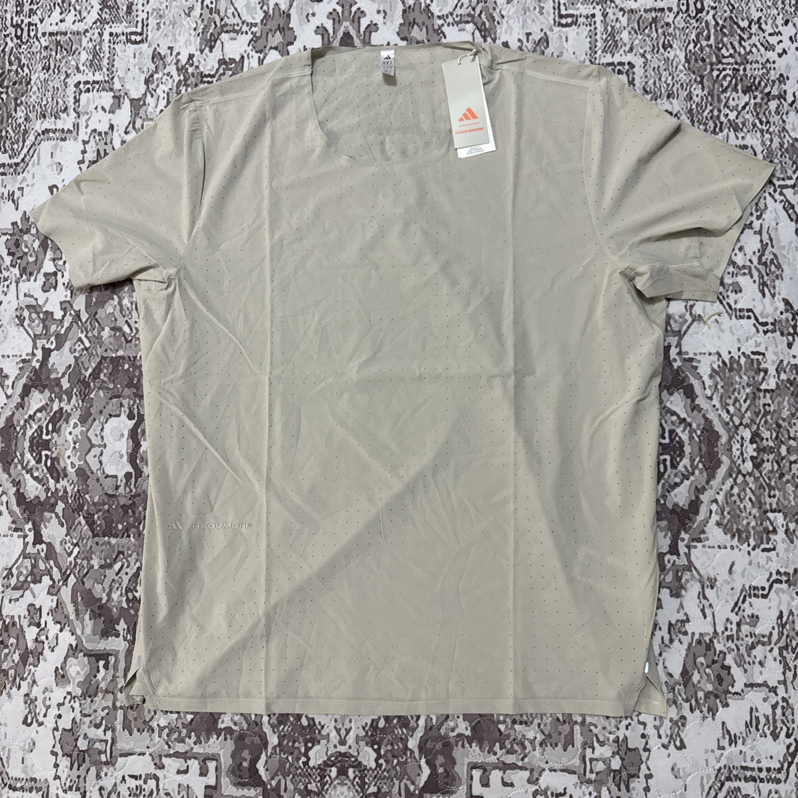 NWT Adidas ADI365 HK H.KOUMORI Running Tee Shirt Grey KB8446 Men\'s Size XL. A1 NWT Adidas ADI365 HK H.KOUMORI Running Tee Shirt Grey KB8446 Men\'s Size XL. A1