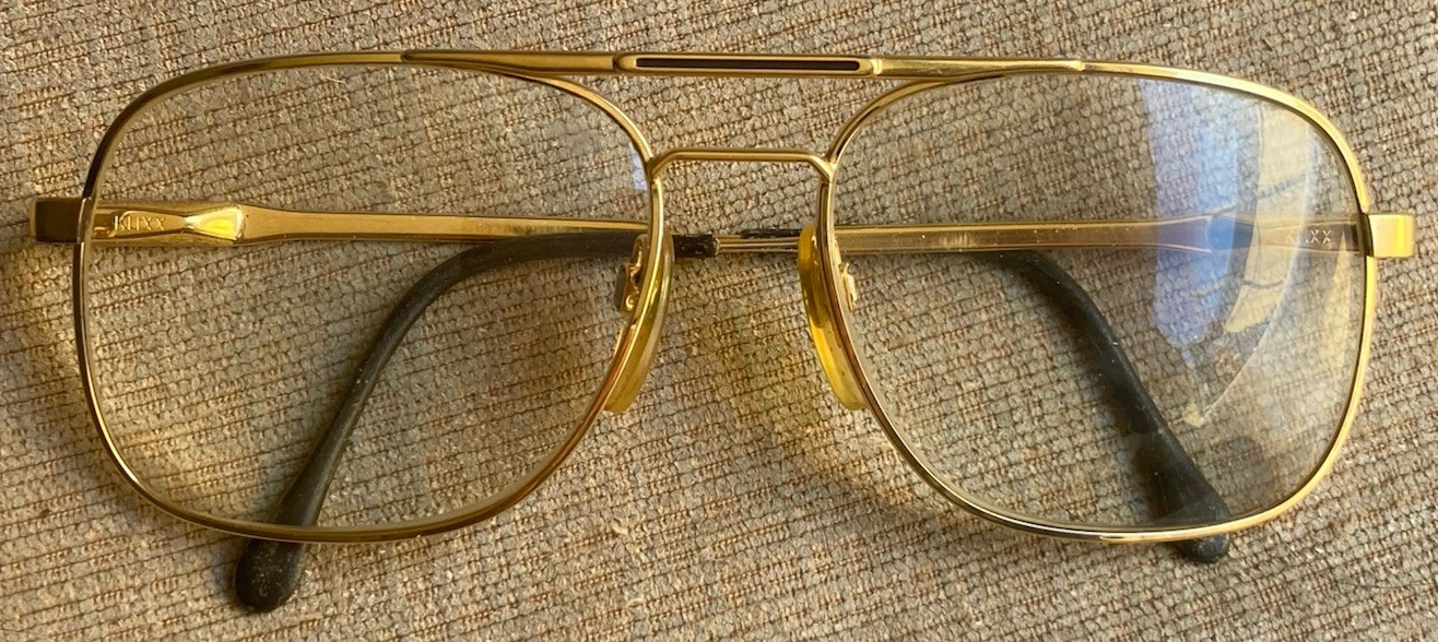 Vintage Luxottica Men’s Eyeglasses Gold Metal Aviator Pilot Full Metal Frame