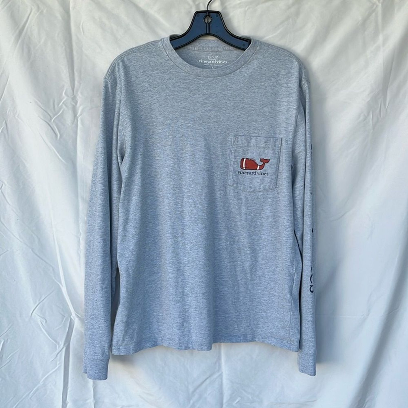 Vineyard Vines grey long sleeve pocket tee sz small football unisex 🏈 Vineyard Vines grey long sleeve pocket tee sz small football unisex 🏈