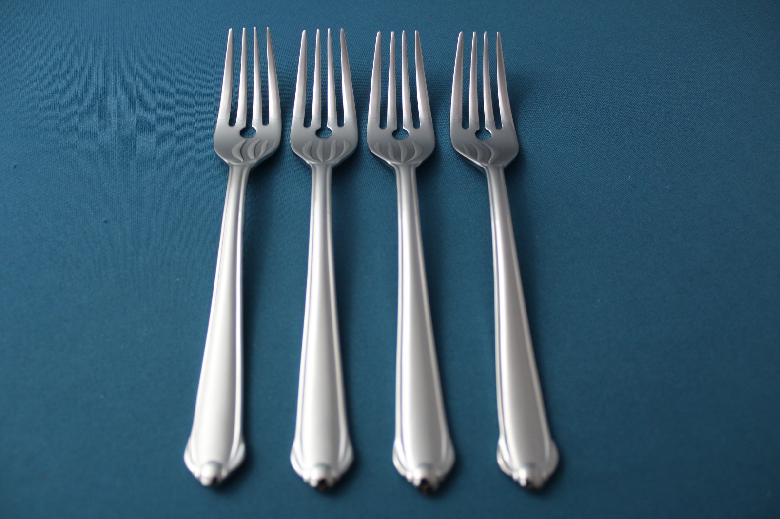 Mikasa CLASSICO SATIN Salad Forks (4pc Set) Gerald Patrick 18-8 Korea NEW 6 3/8\