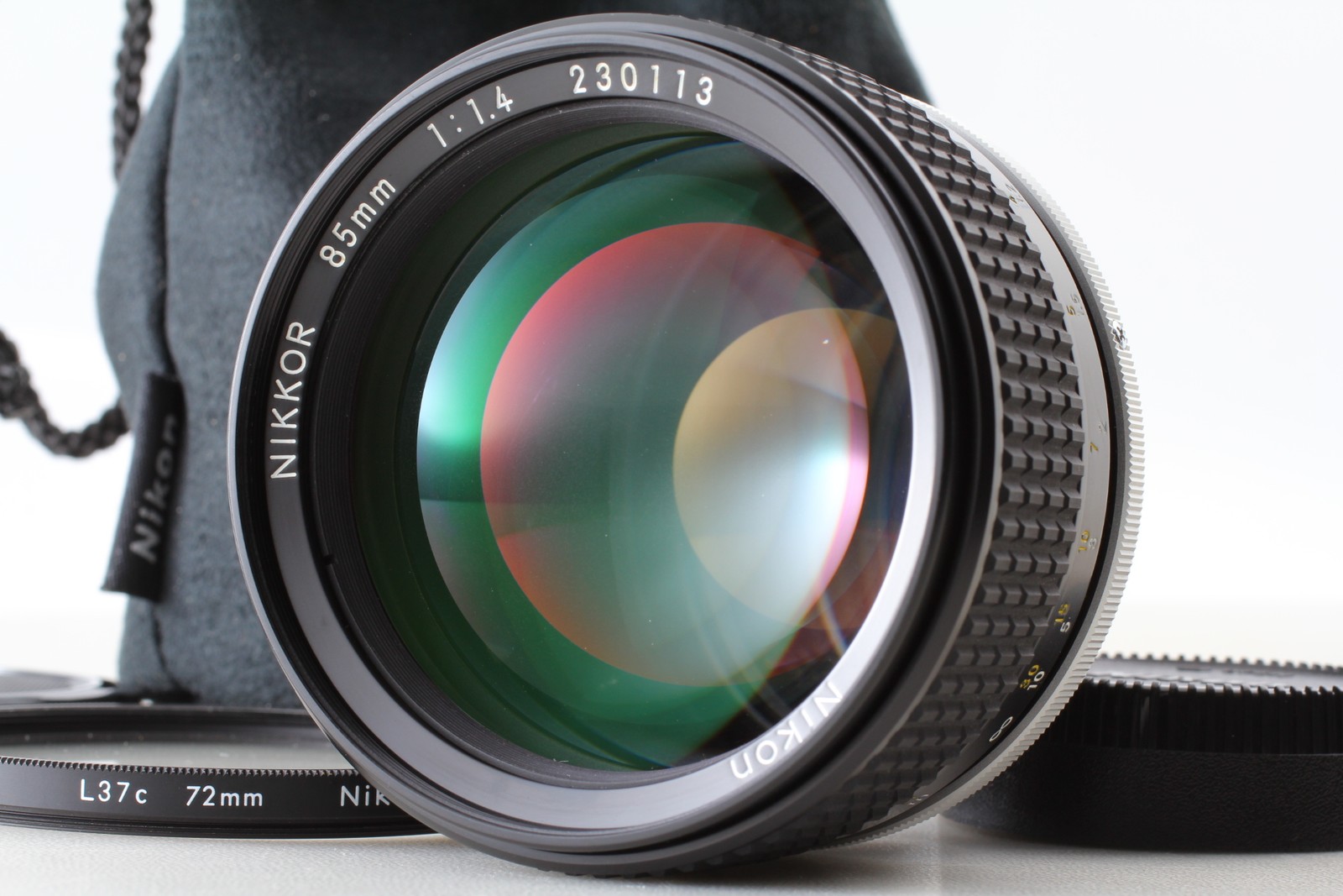 SIC [Near MINT] Nikon Ai-s Nikkor 85mm f/1.4 Portrait Lens for F From Japan