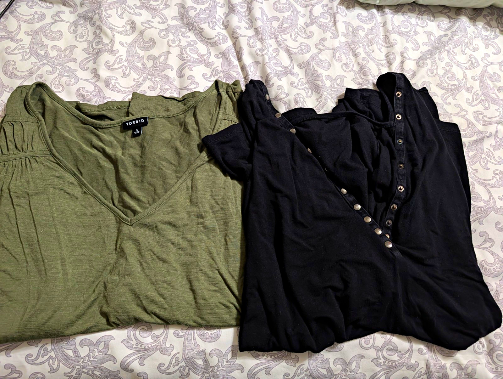 Lot of 2 Torrid Plus Size Top 5X Super Soft Knit V-Neck Short Sleeve Lot of 2 Torrid Plus Size Top 5X Super Soft Knit V-Neck Short Sleeve