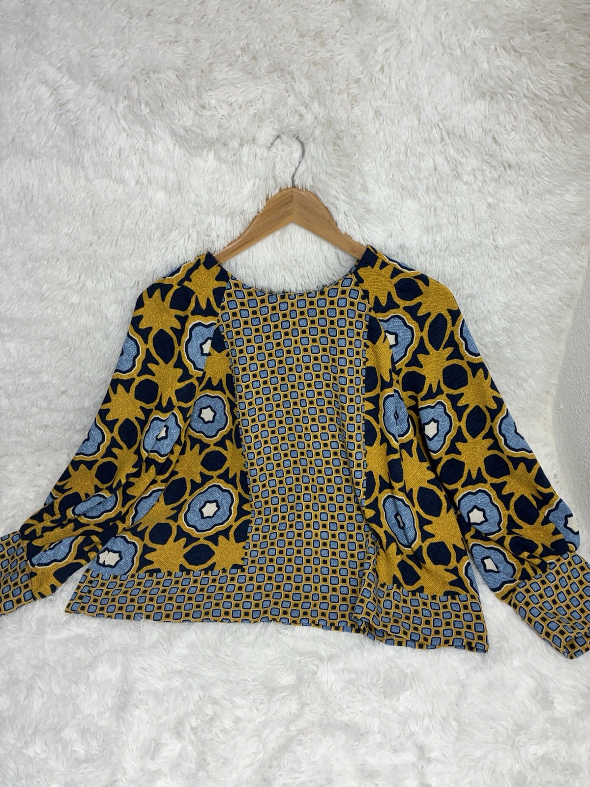 Chico’s  Women’s Sz 16 geometric pintuck top Boho Balloon  Long Sleeves Blouse