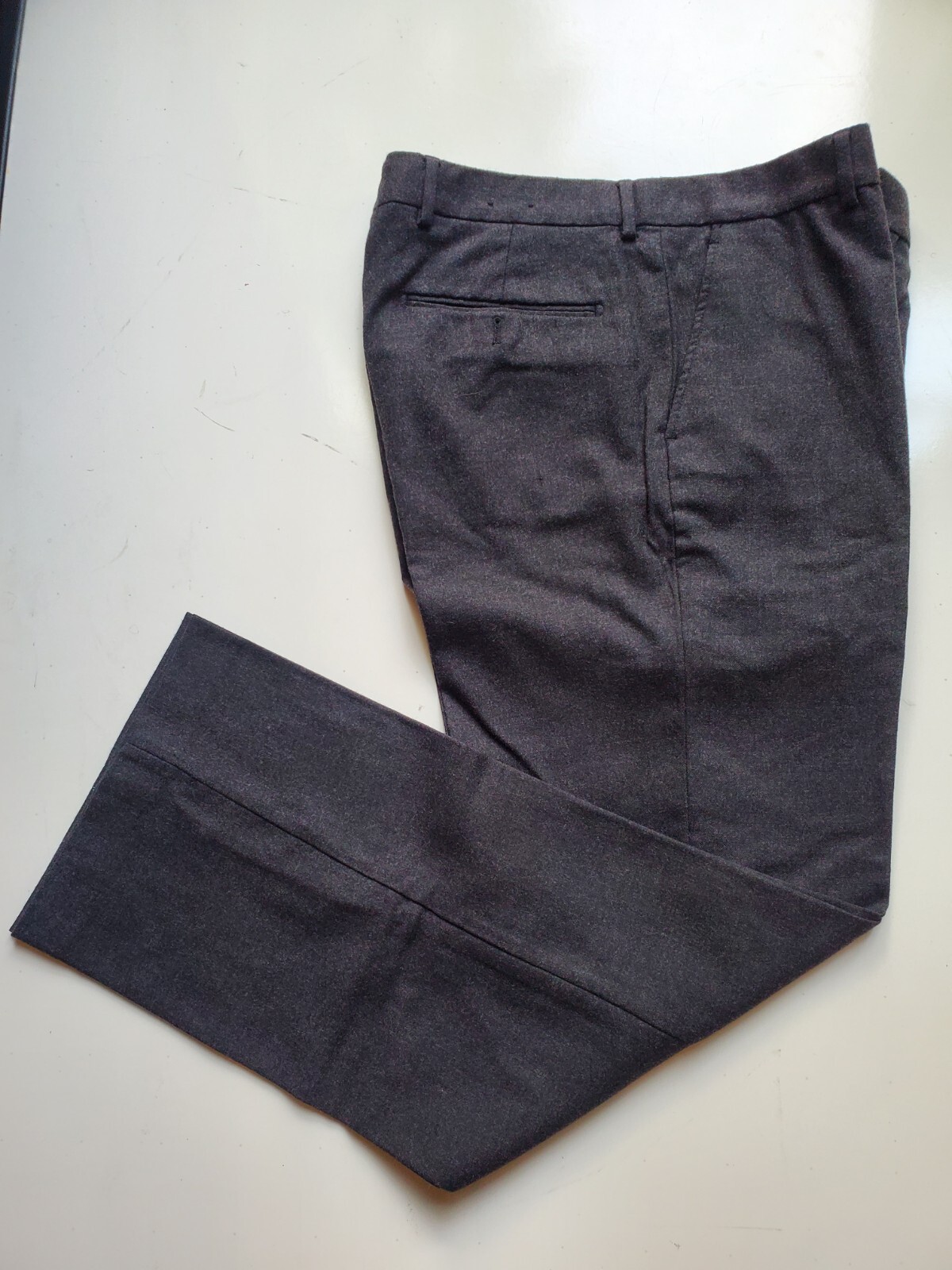 NWOT Express Design Studio W34 L32 Turkey Made Flannel Dark Gray Men Pants. NWOT Express Design Studio W34 L32 Turkey Made Flannel Dark Gray Men Pants.