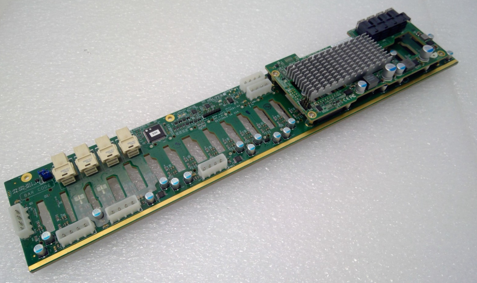 Supermicro 20 SAS,4 NVMe BPN-SAS3-216EL1-N4 & 4 SAS3 BPN-SAS3-216EL1 Backplane