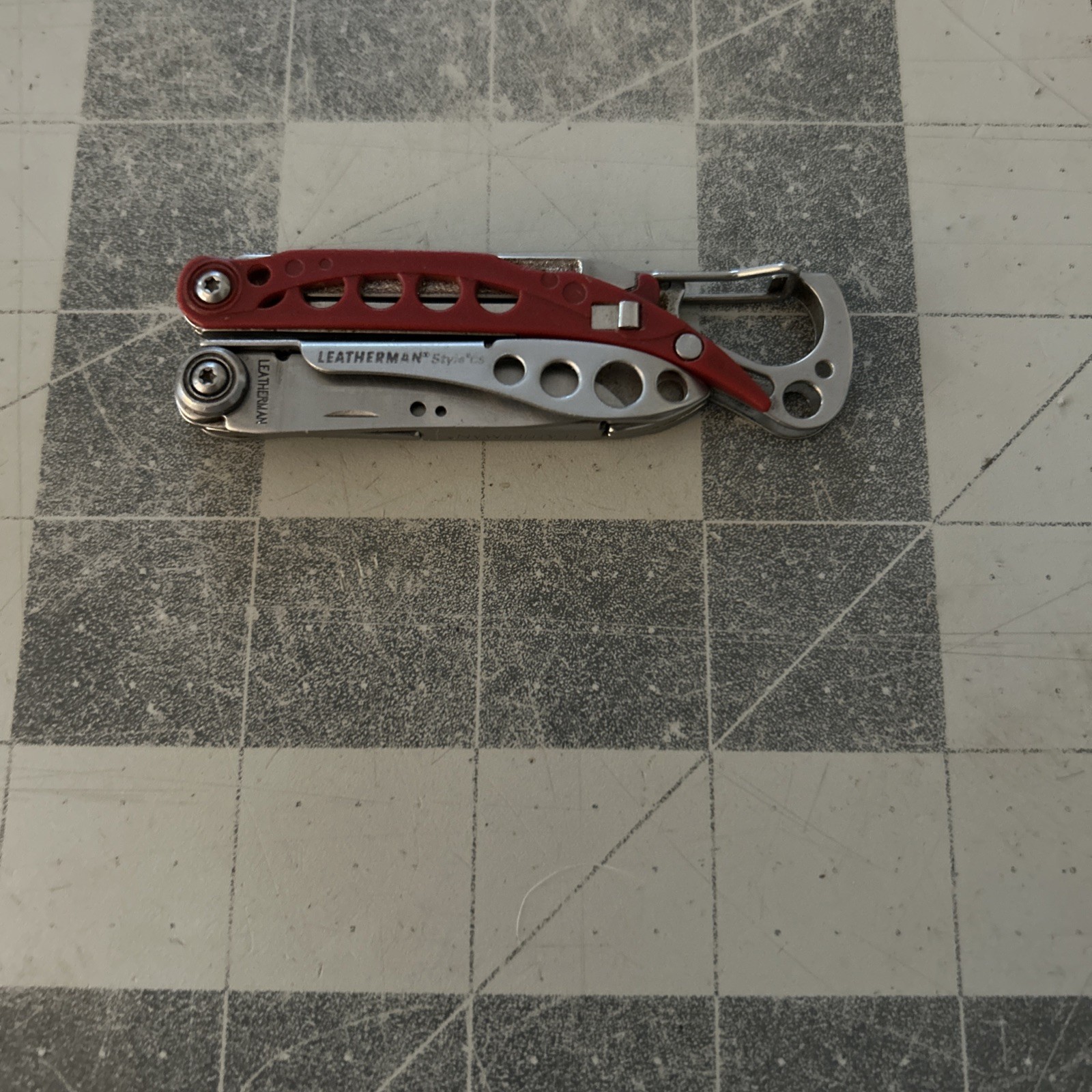 LEATHERMAN STYLE CS Red Multi-Tool Knife File Tweezer Carabiner Damaged