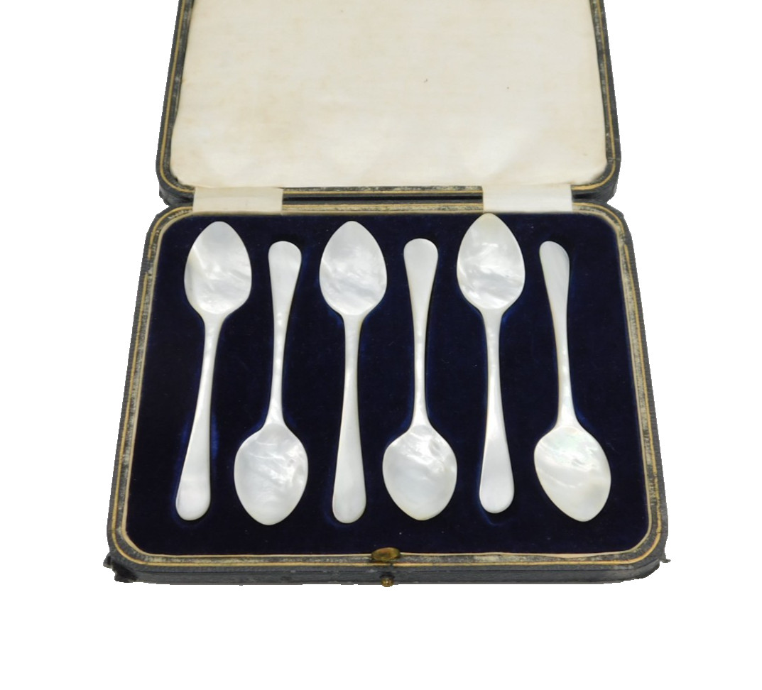 Victorian Boxed Set of Mother of Pearl Caviar Spoons Antique c1880s
