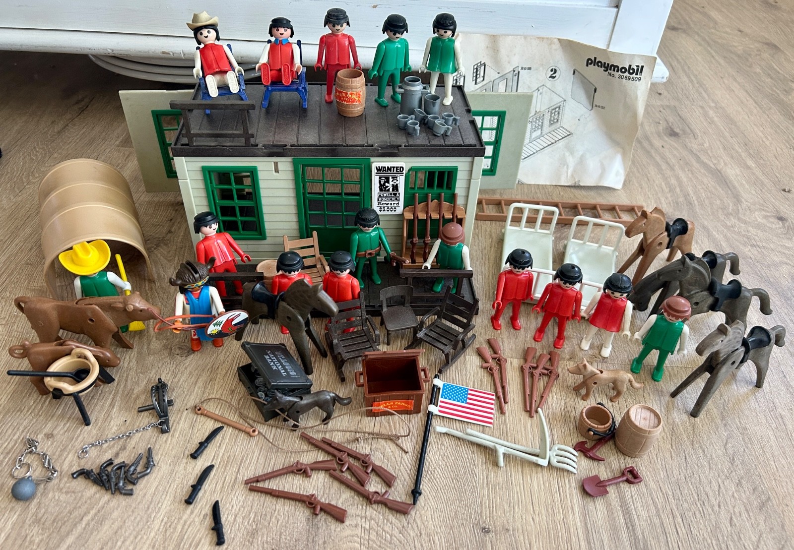 Vintage Playmobil Western Sheriff's Office~16 Cowboy Figures~5 Horse~21 Gun 3423