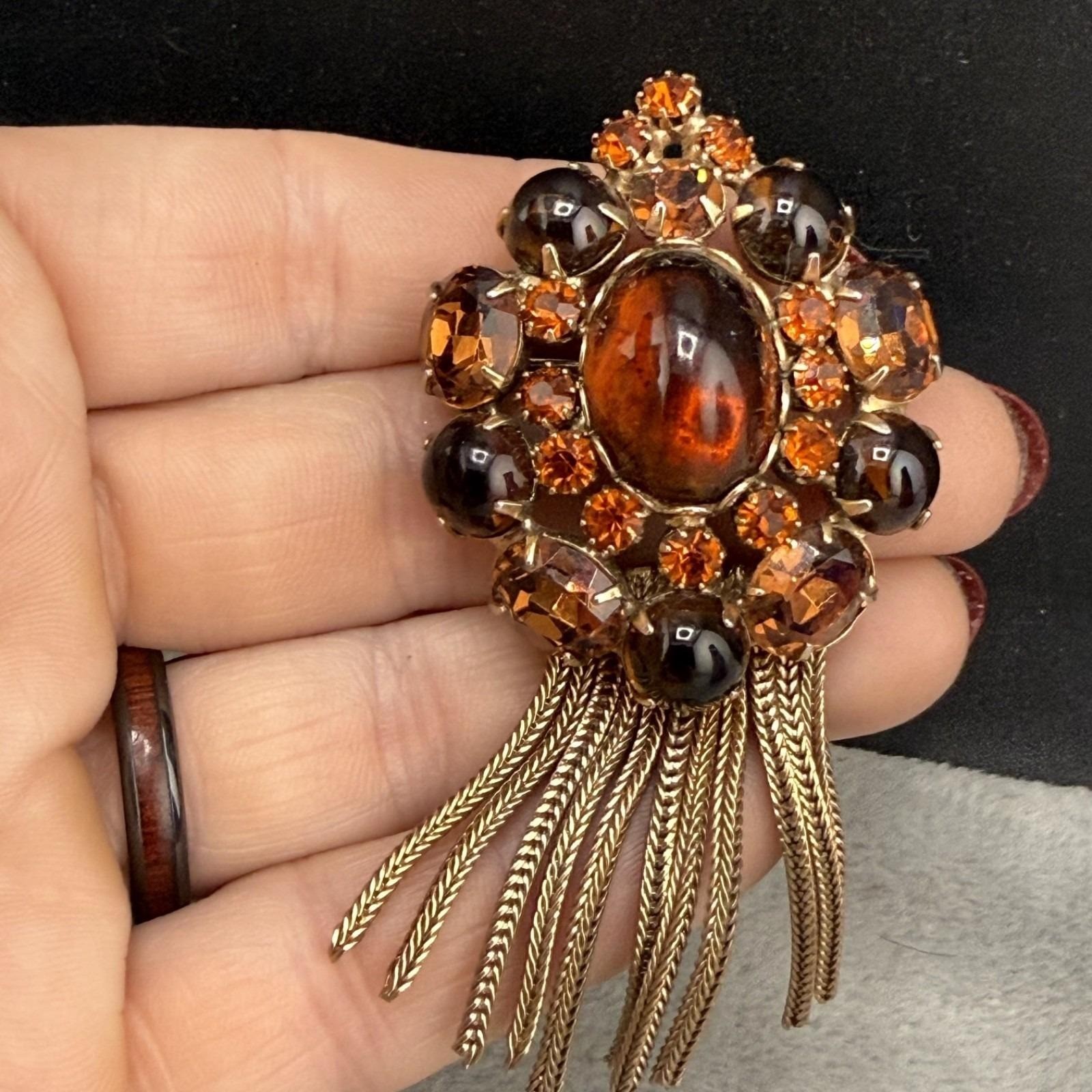 Vintage Weiss Brooch Clip On Earrings Set Tassel Rhinestones Gold Tone Brown
