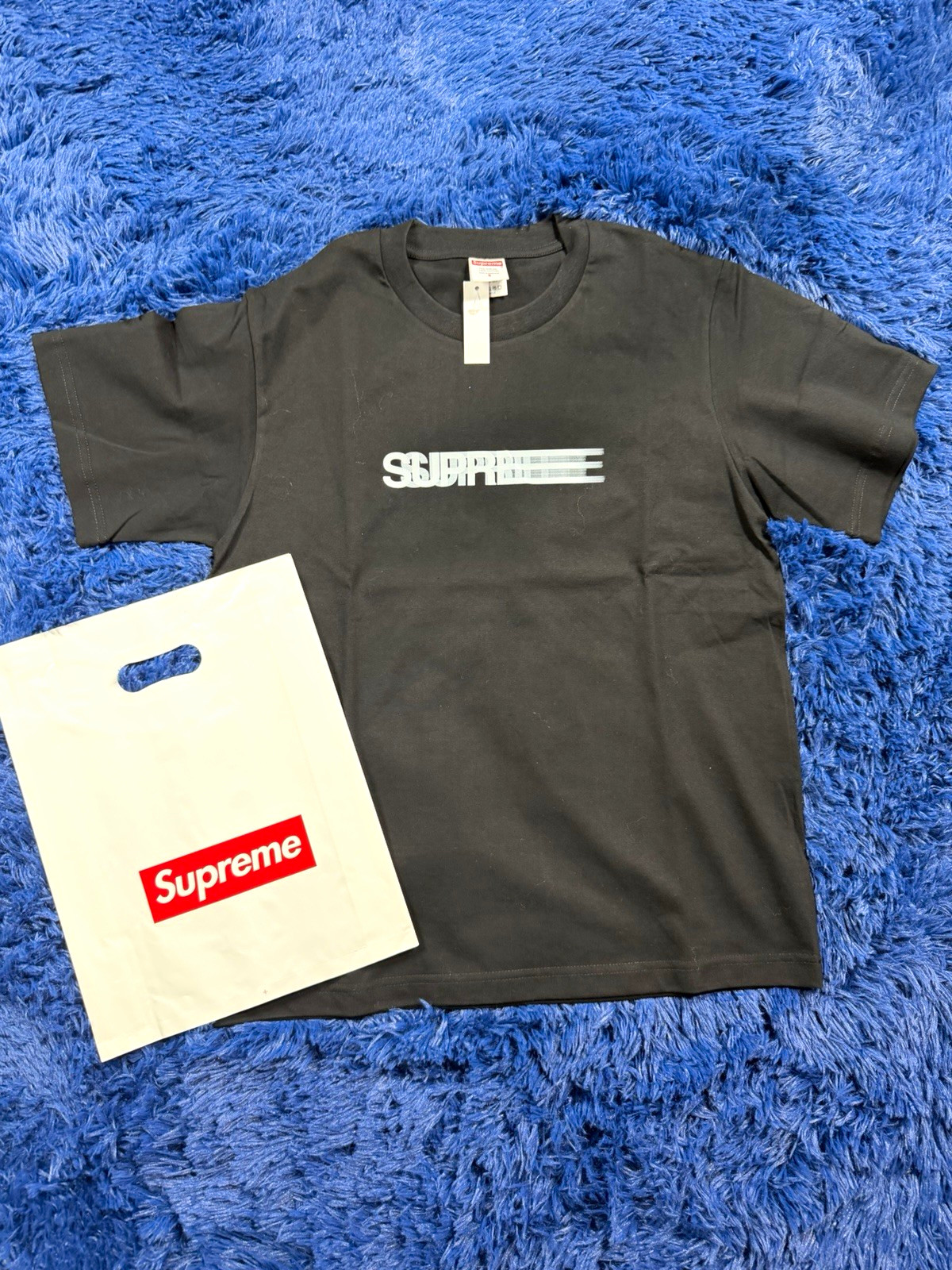 Supreme Men\'s Black Logo Graphic Print Crew Neck Short Sleeve Cotton Knit Tee L Supreme Men\'s Black Logo Graphic Print Crew Neck Short Sleeve Cotton Knit Tee L