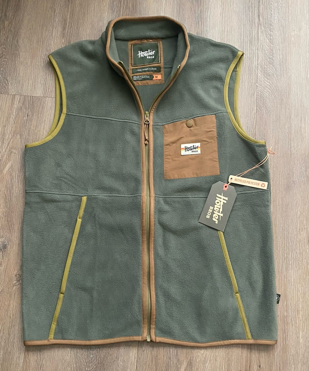 Howler Brothers Men’s Free Range Green Vest  Medium *New With Tags* 