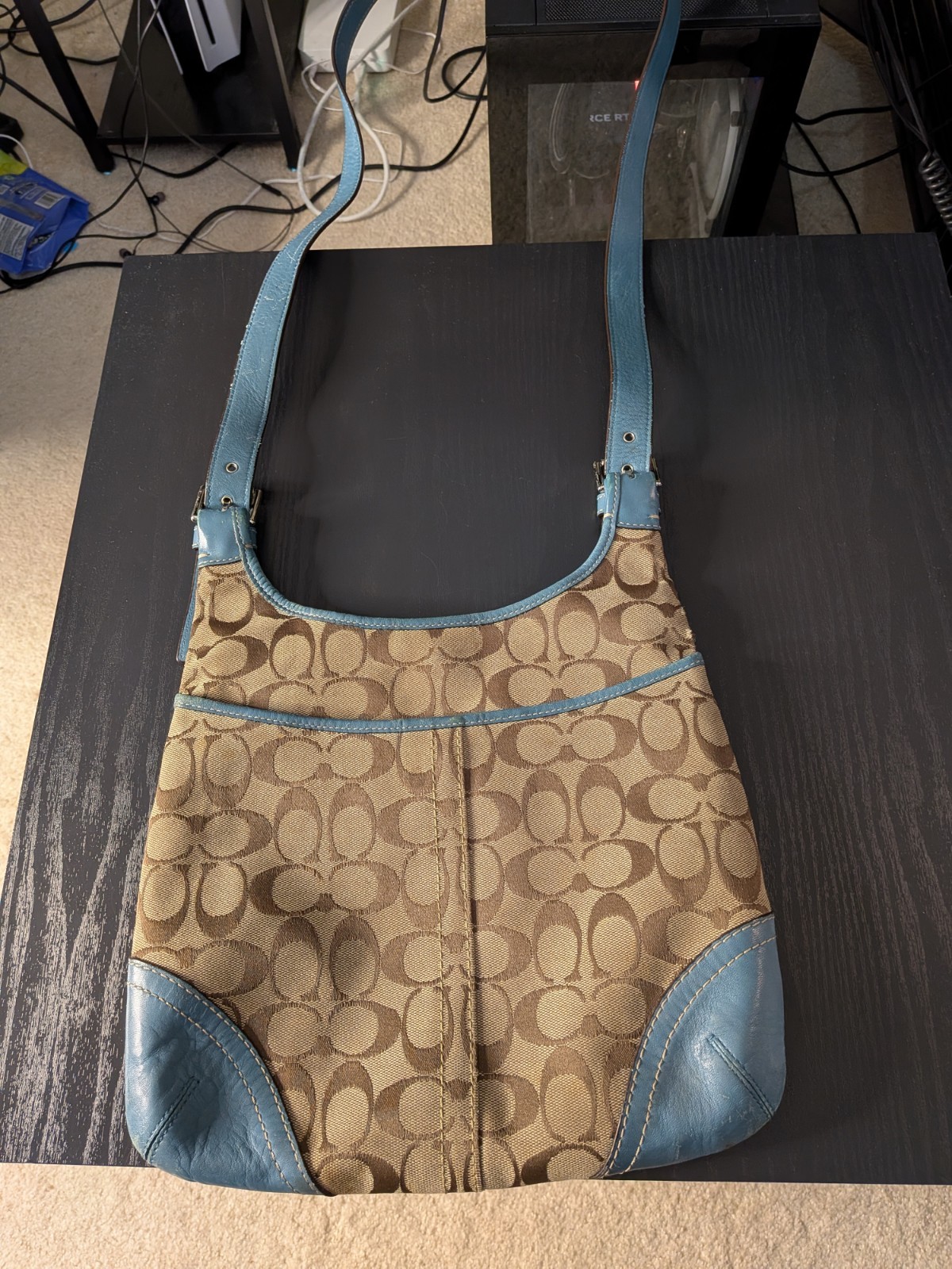 COACH Hamptons Classic Signature Hippie F11193 khaki brown and blue shoulder bag
