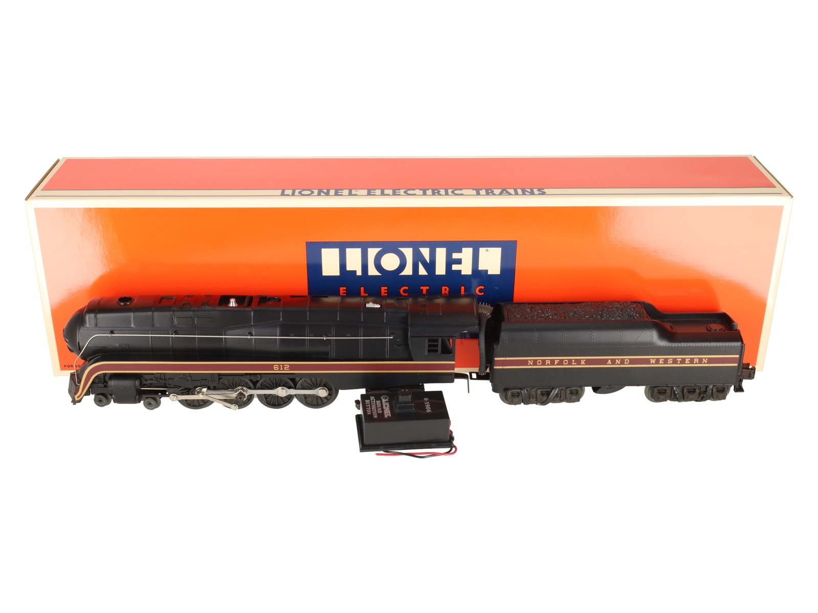 Lionel 6-18040 O Norfolk & Western 4-8-4 J Class Steam Locomotive & Tender #612