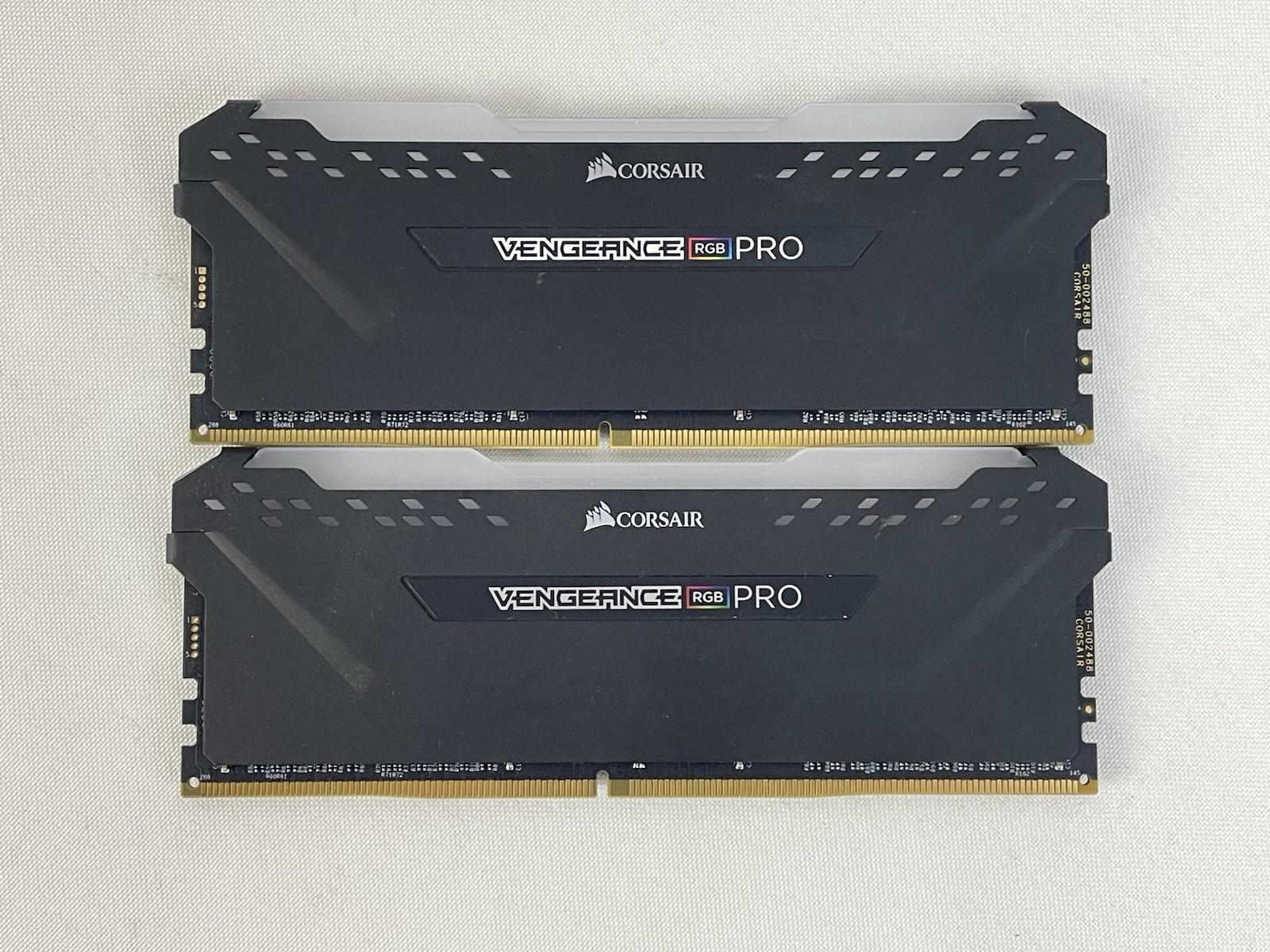 Corsair Vengeance RGB Pro 32GB (2x16GB) RAM DDR4 3200MHz CMW32GX4M2E3200C16