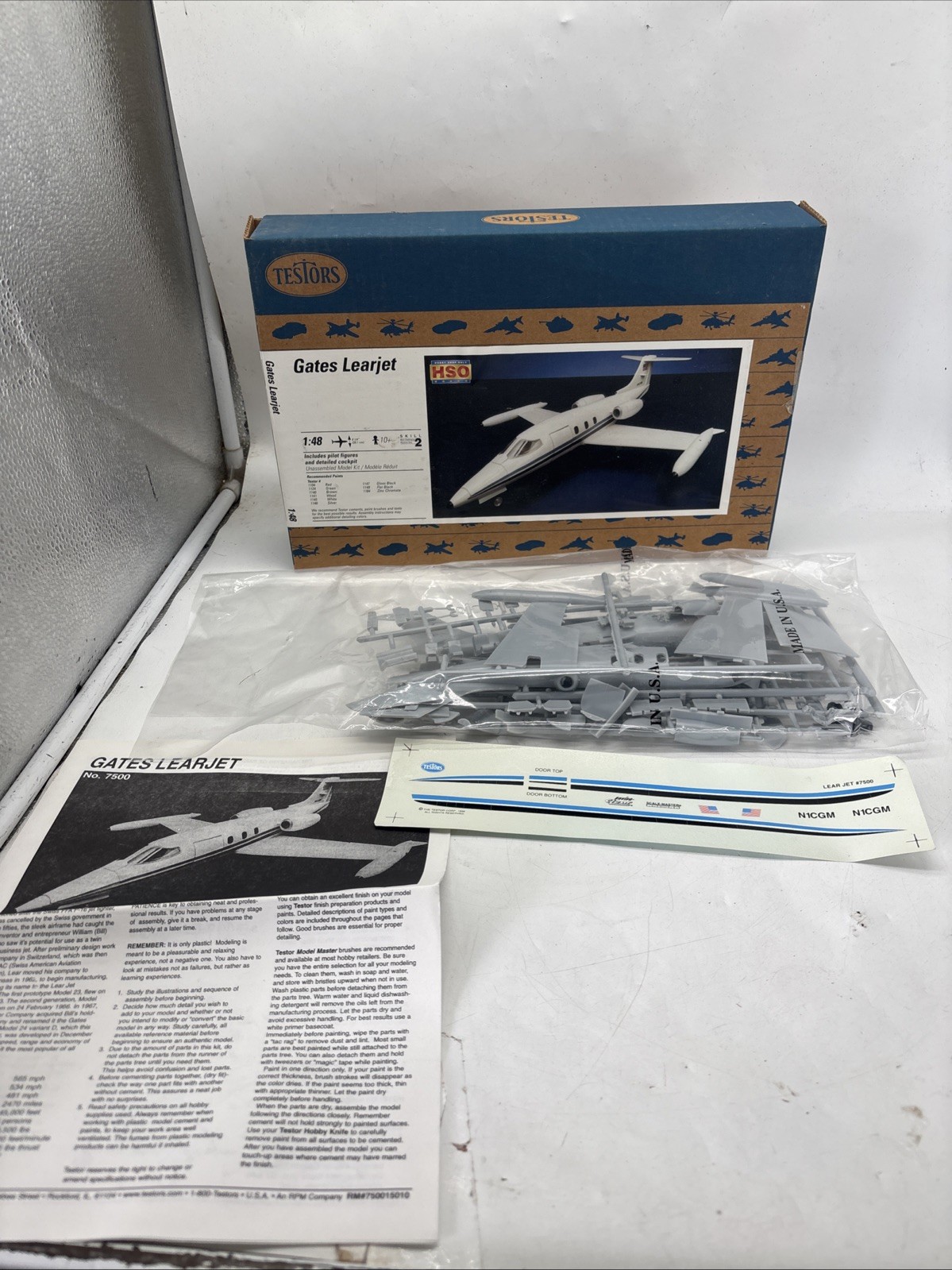 Vintage Testors Gates Learjet HSO 1/48 Scale Kit # 7500 Open Box Vintage Testors Gates Learjet HSO 1/48 Scale Kit # 7500 Open Box
