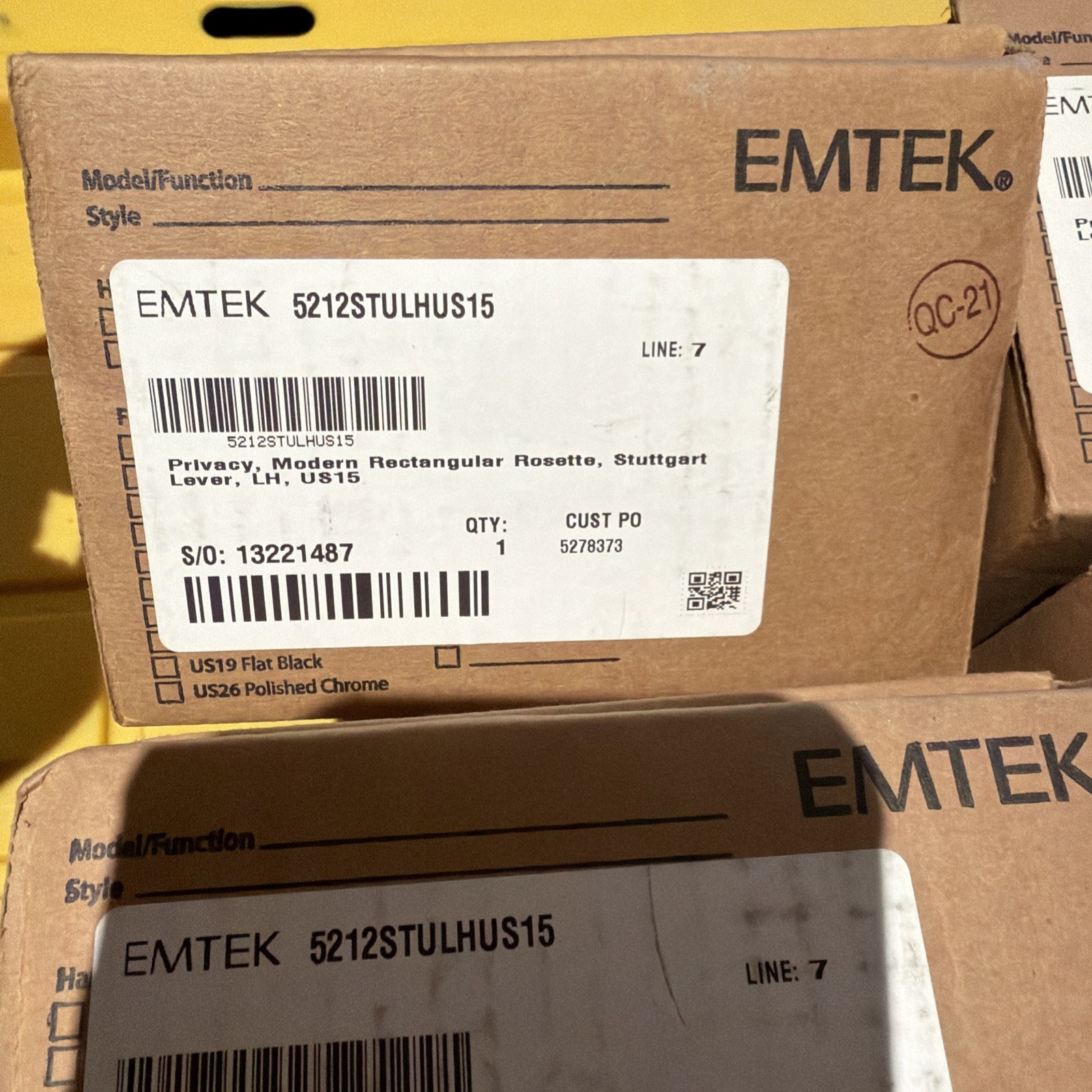 Emtek 5212STULHUS15 Modern Rectangular Stuttgart Lever LH