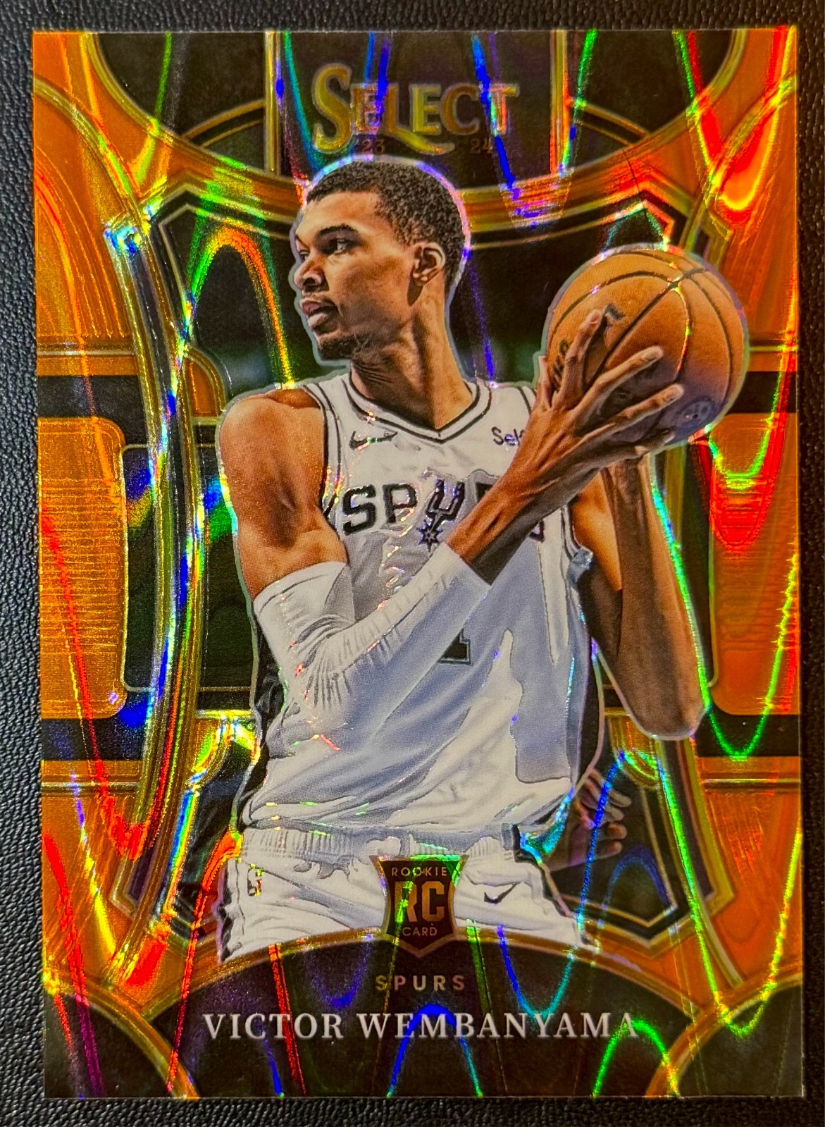 2023-24 Select RC VICTOR WEMBANYAMA - Mezzanine Level Orange Tectonic #311, EX